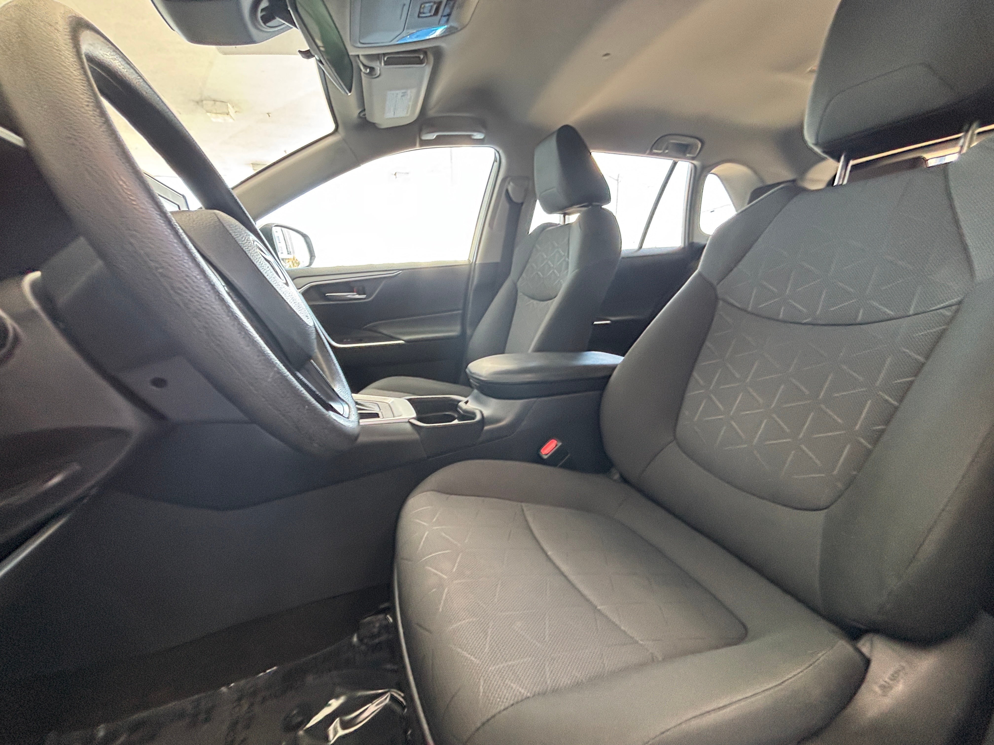 2021 Toyota RAV4 XLE 2