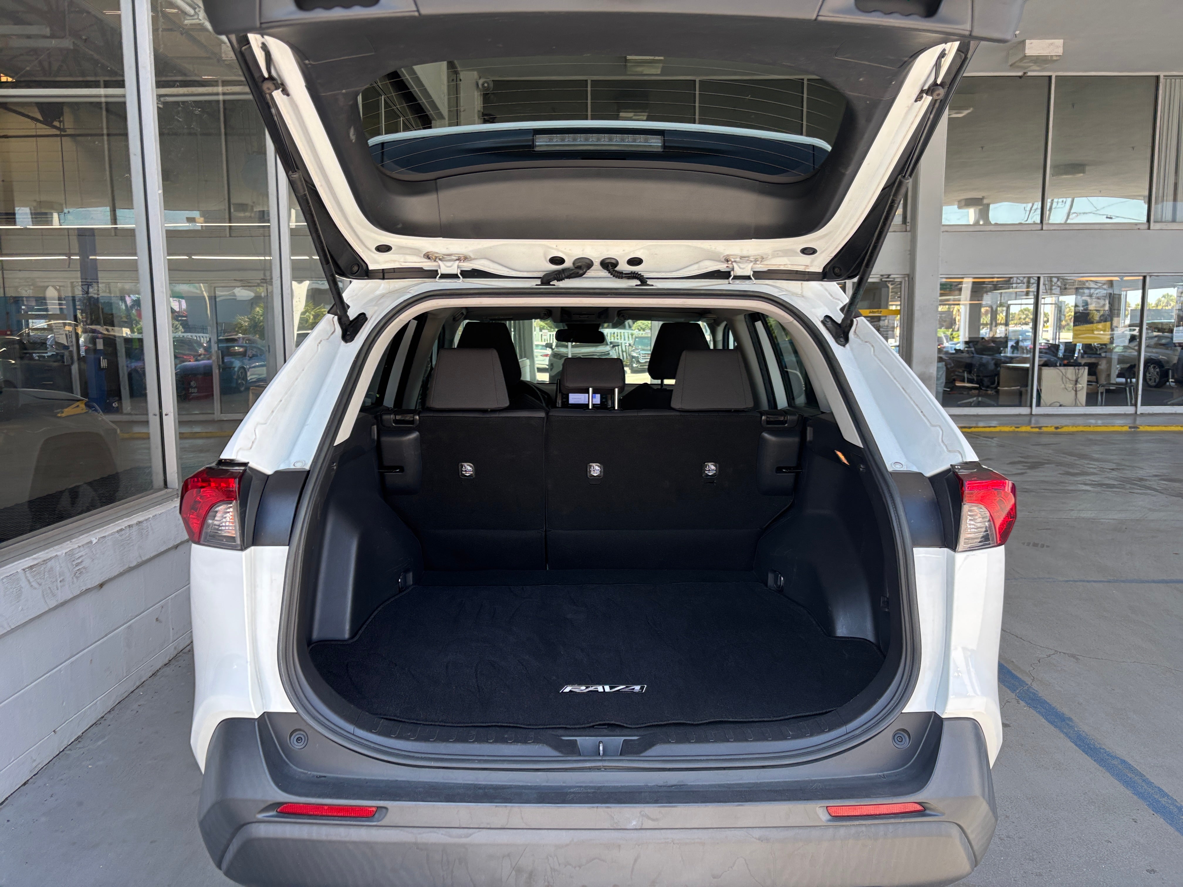 2021 Toyota RAV4 XLE 6