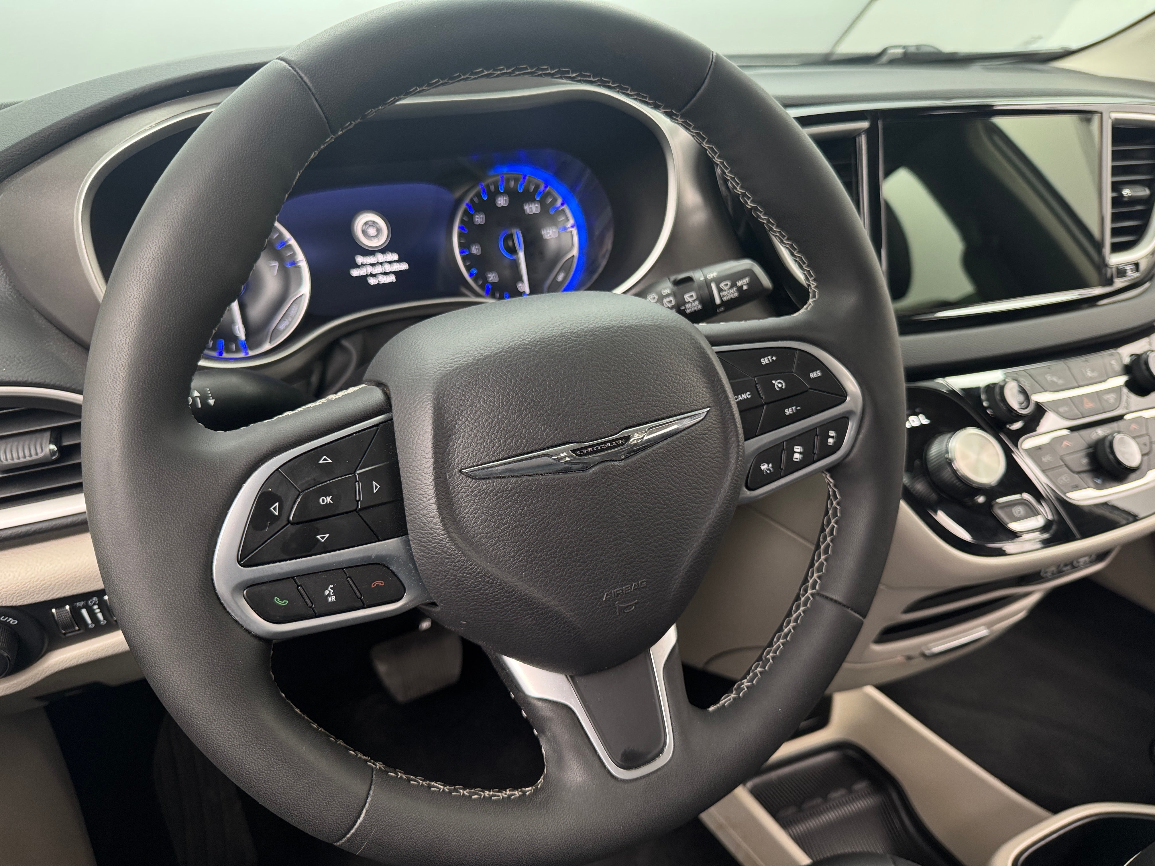2024 Chrysler Pacifica Touring L 5