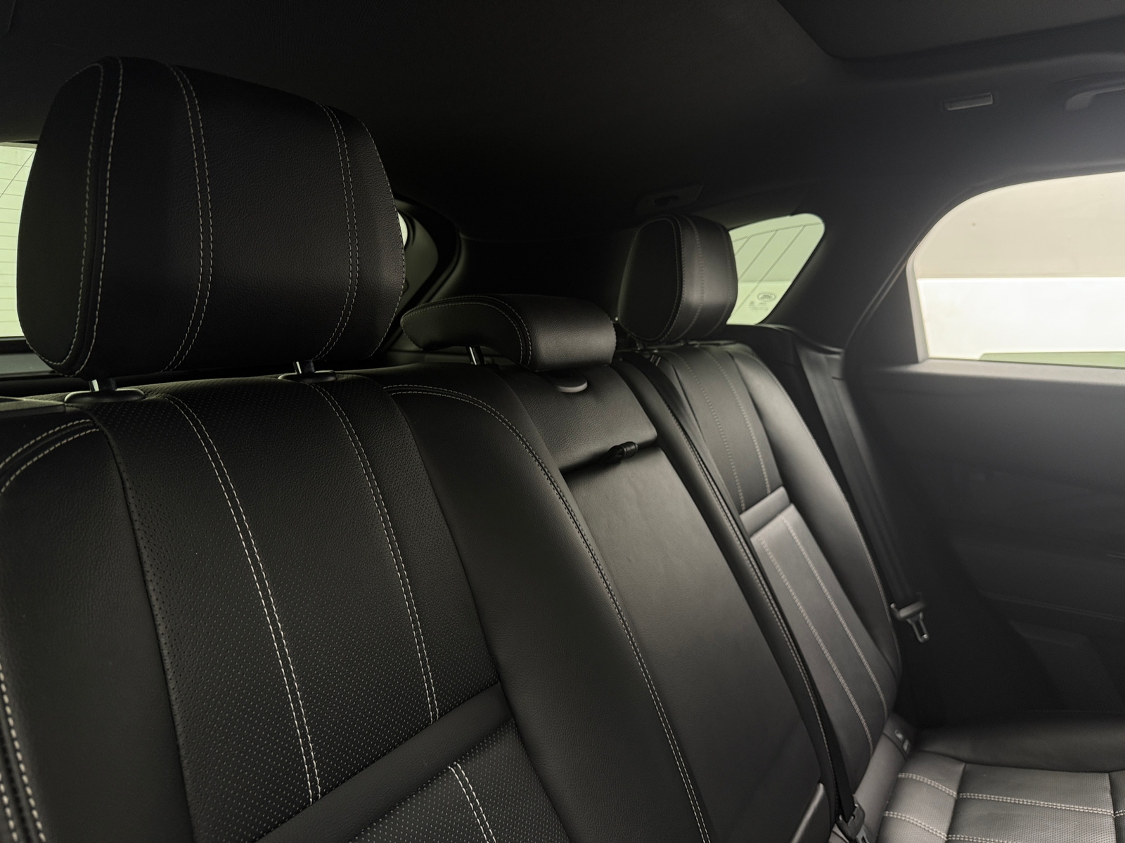 Thumbnail: 2018 Land Rover Range Rover Velar - 6