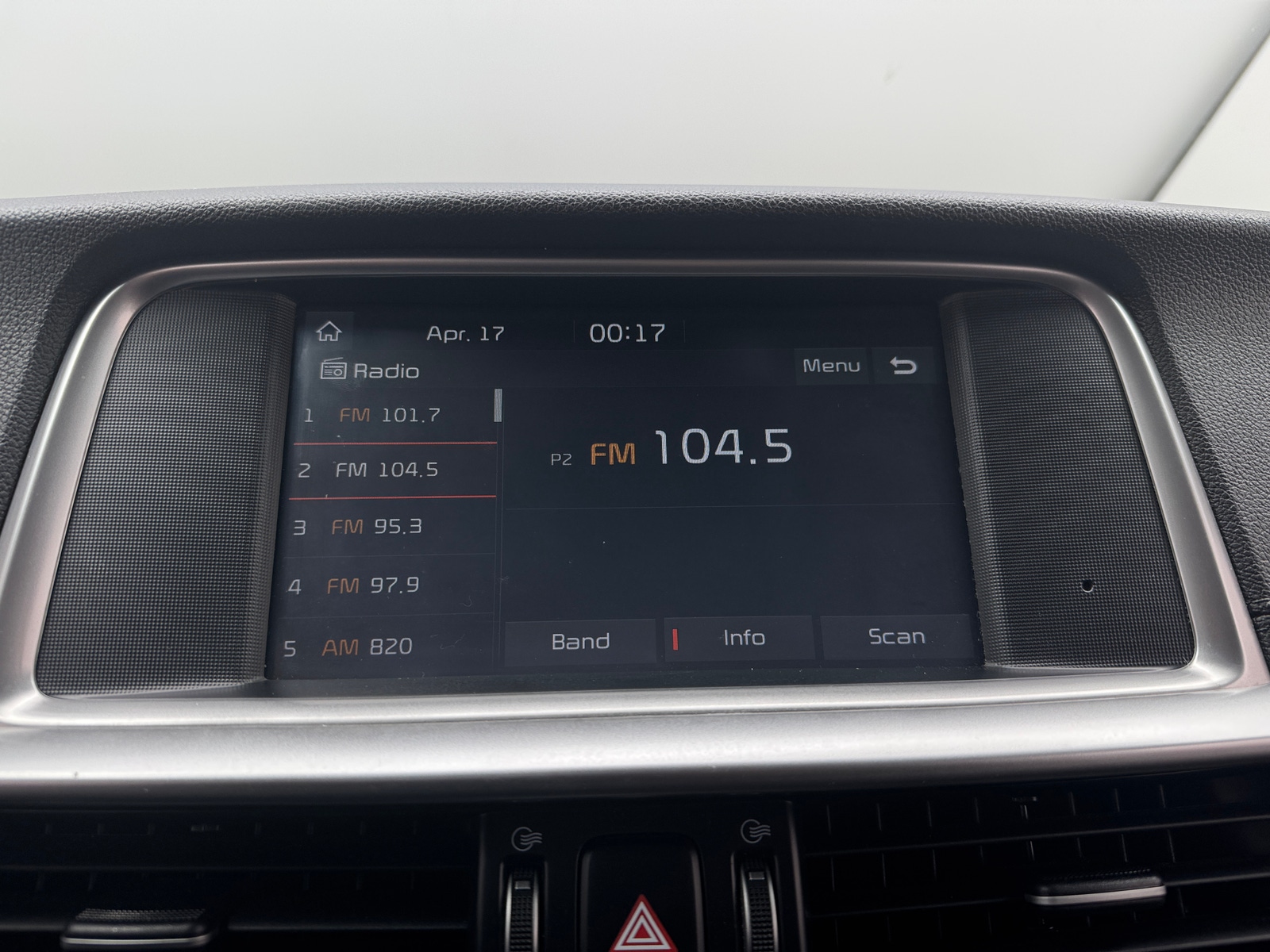 Thumbnail: 2020 Kia Optima - 4