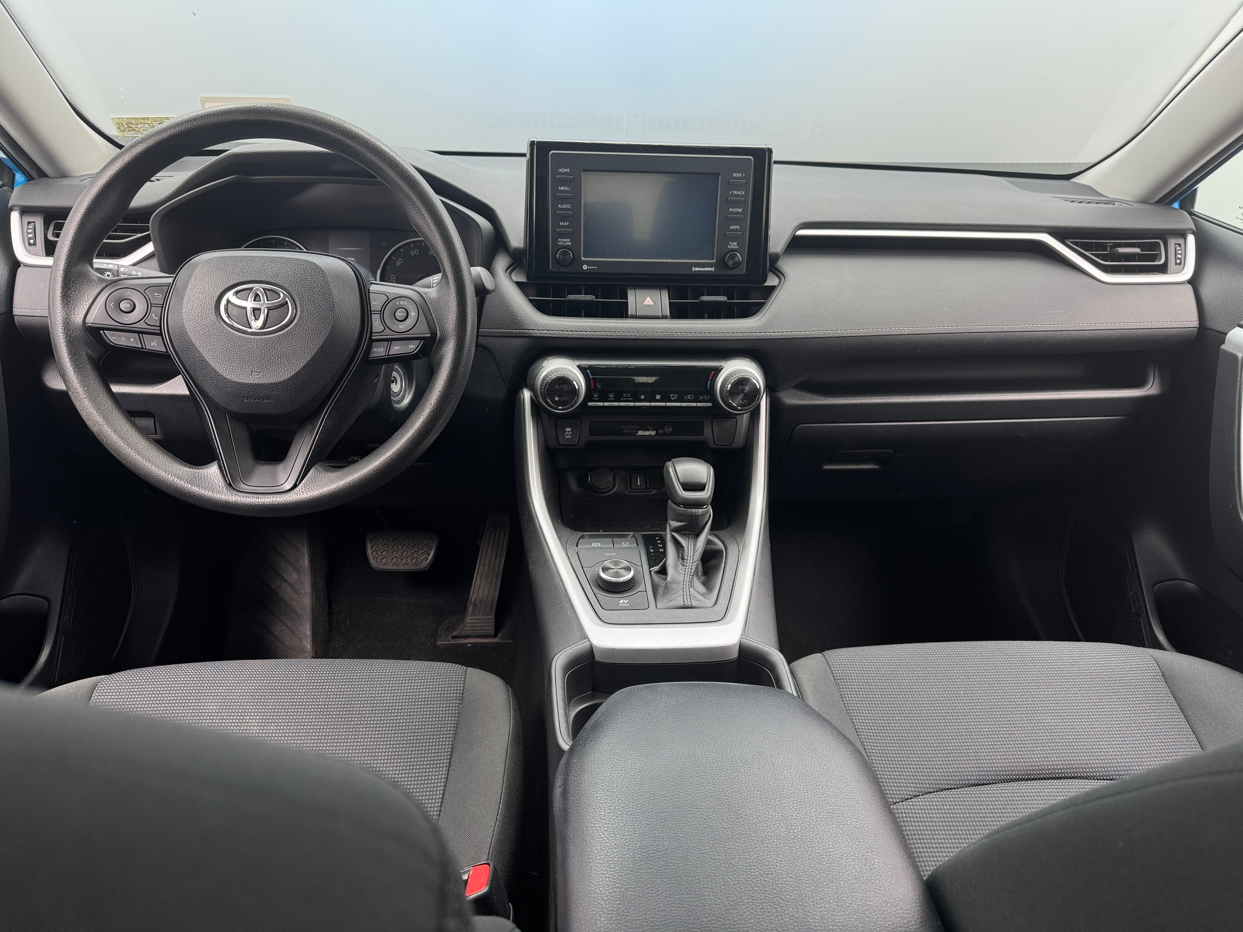 2020 Toyota RAV4 LE 3