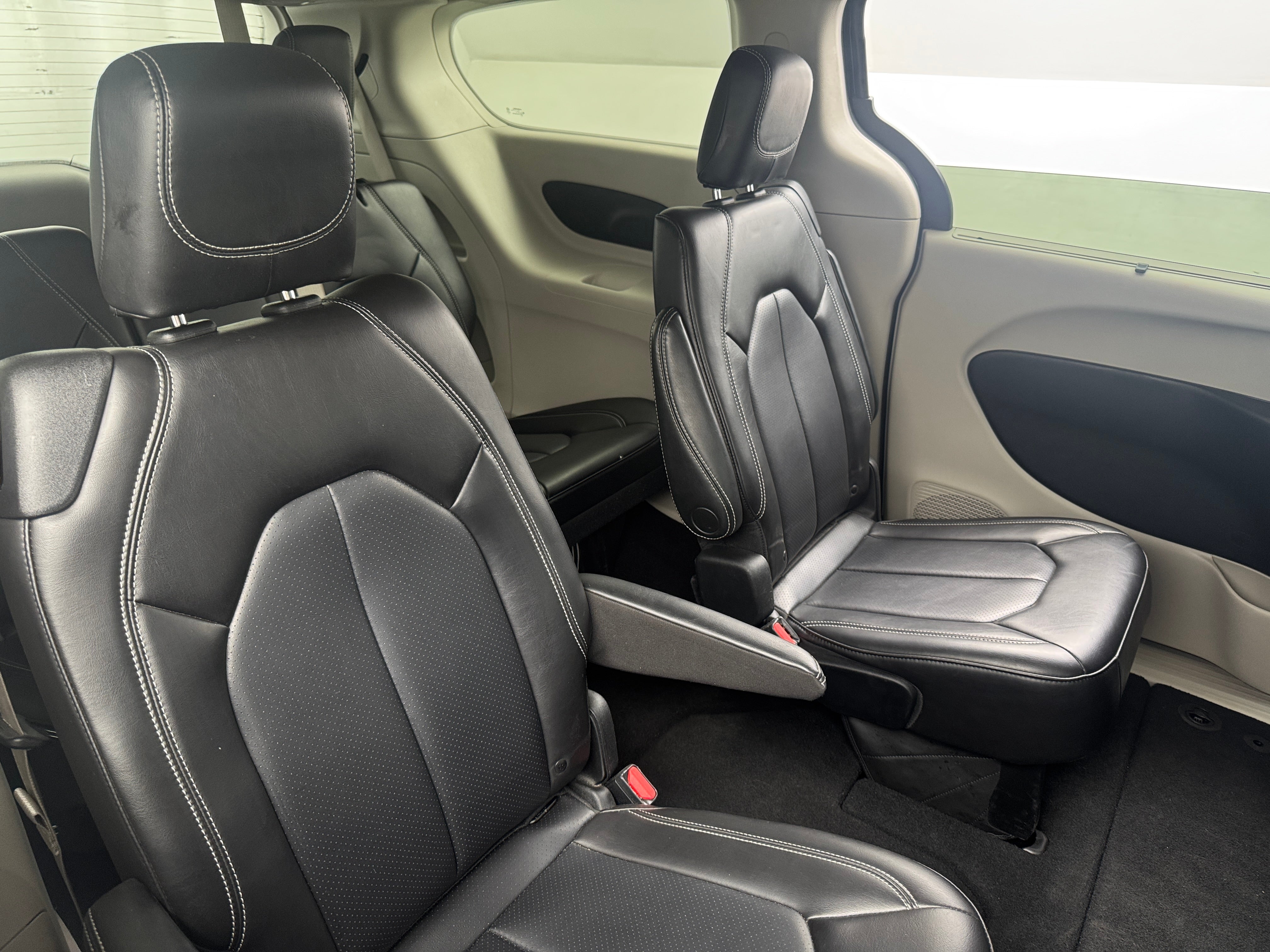 2023 Chrysler Pacifica Touring L 5