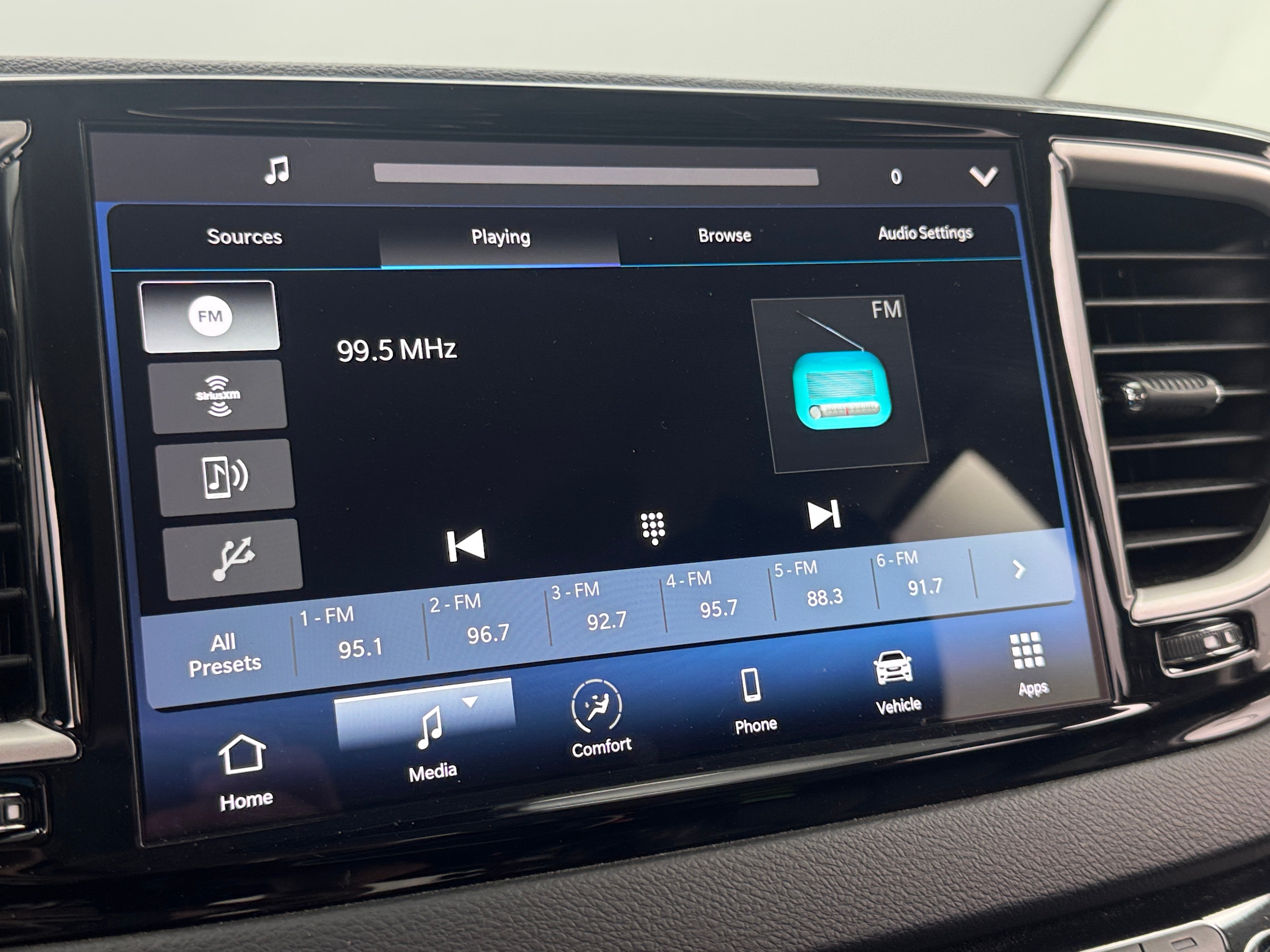 2023 Chrysler Pacifica Touring L 3