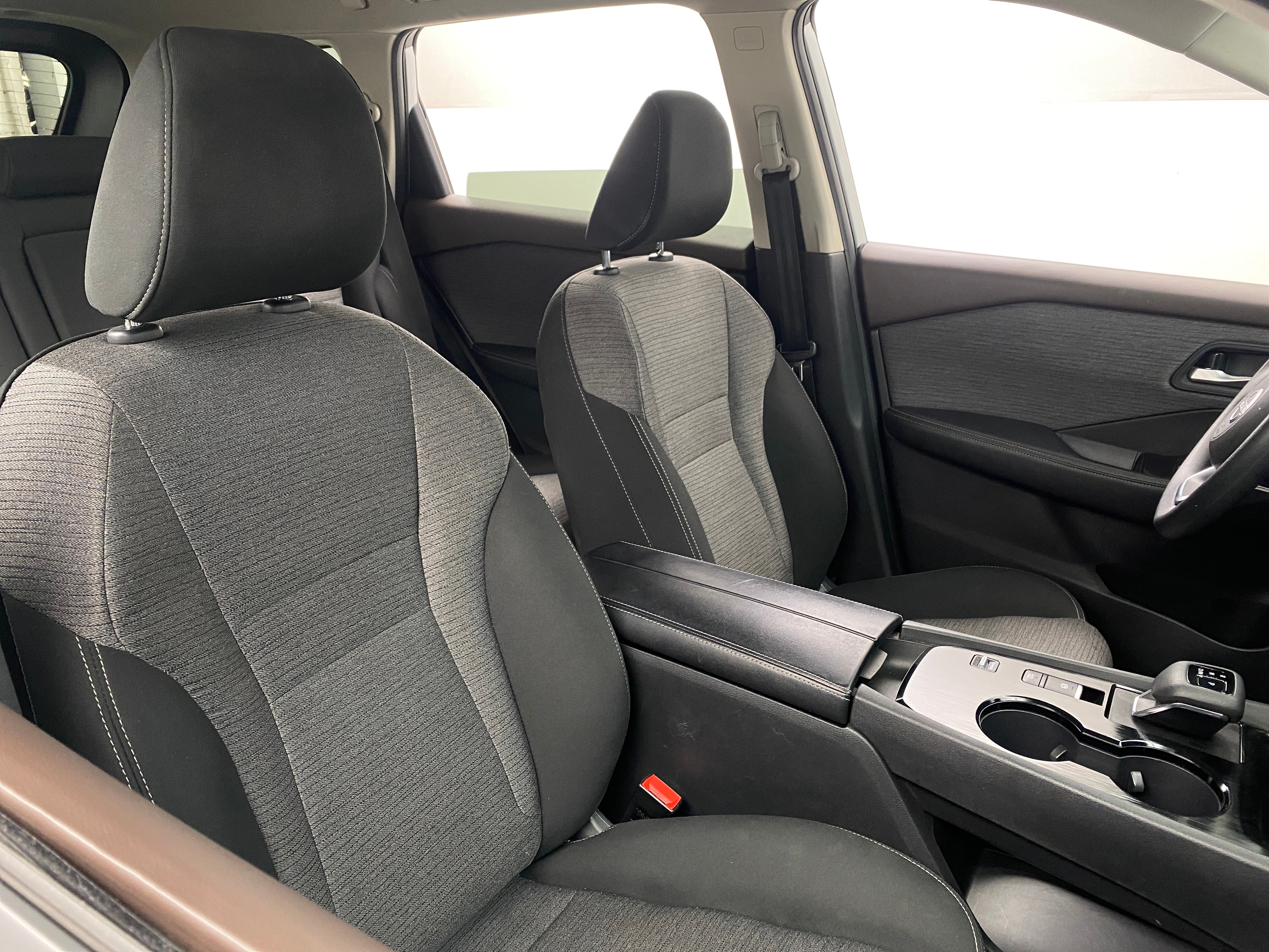 2023 Nissan Rogue SV 2