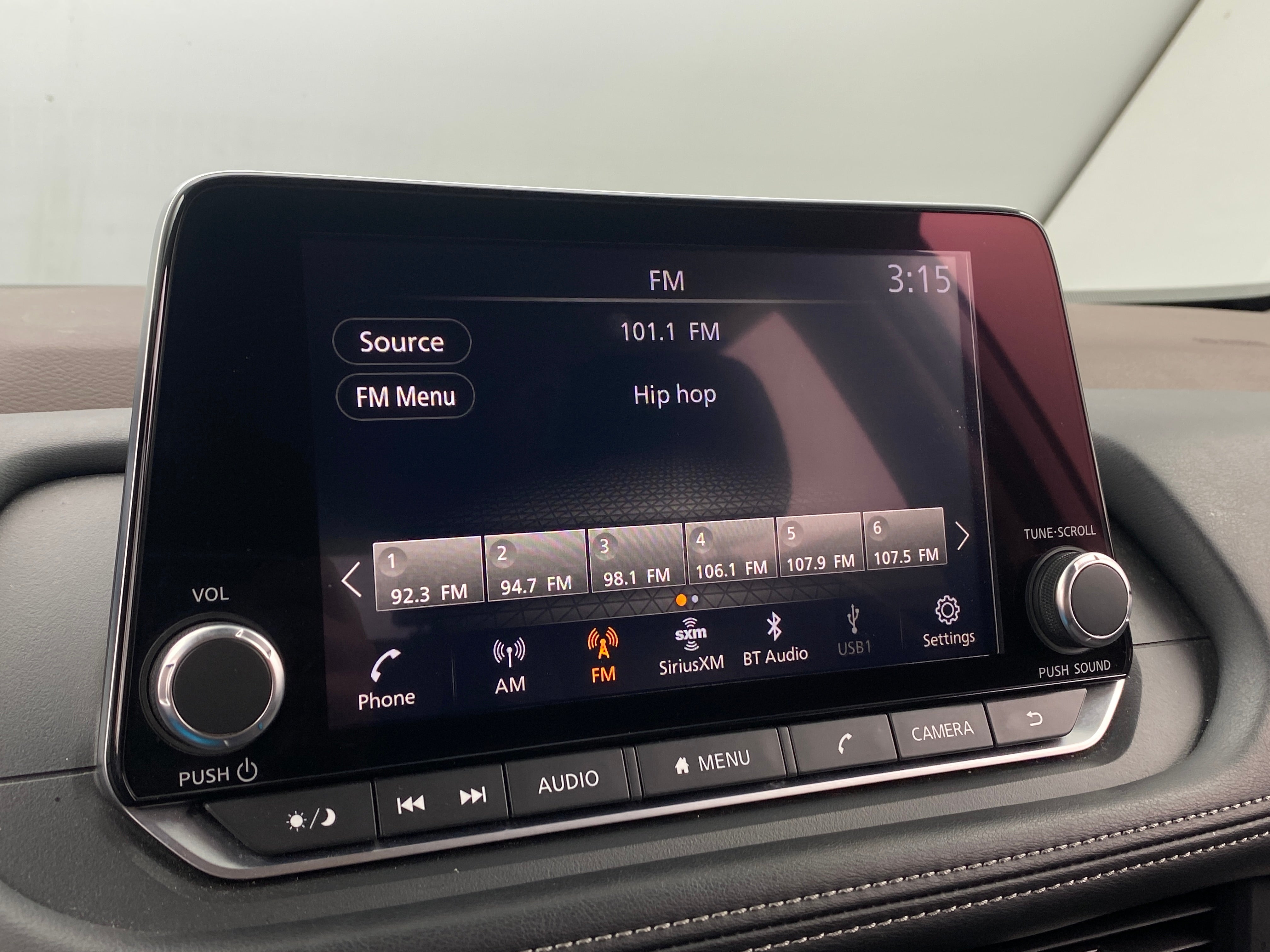 2023 Nissan Rogue SV 4