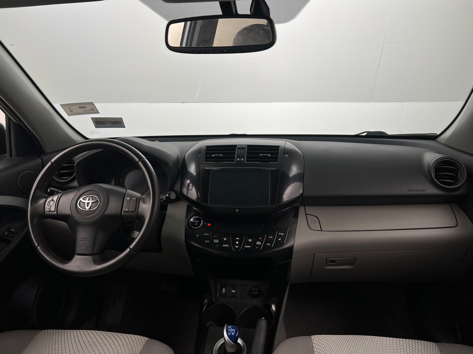 Thumbnail: 2014 Toyota RAV4 - 3