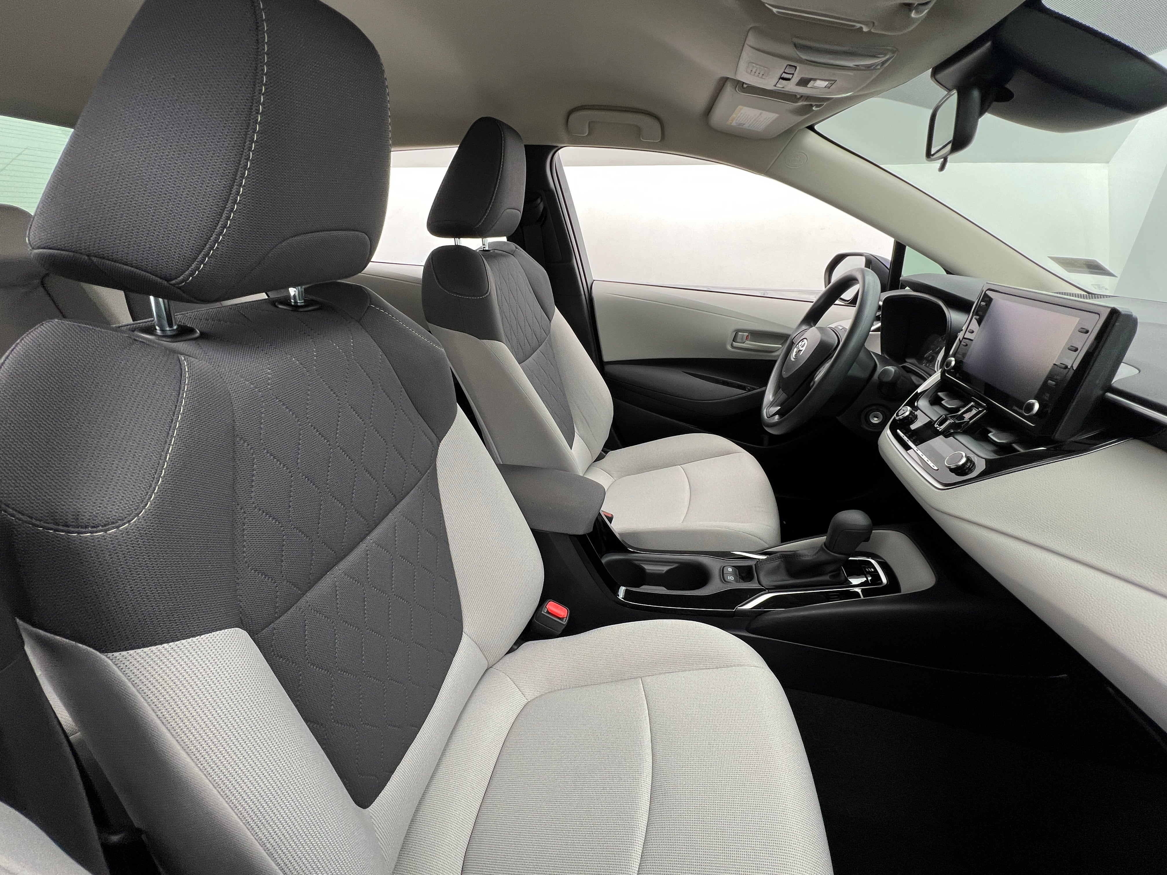 2022 Toyota Corolla LE 2
