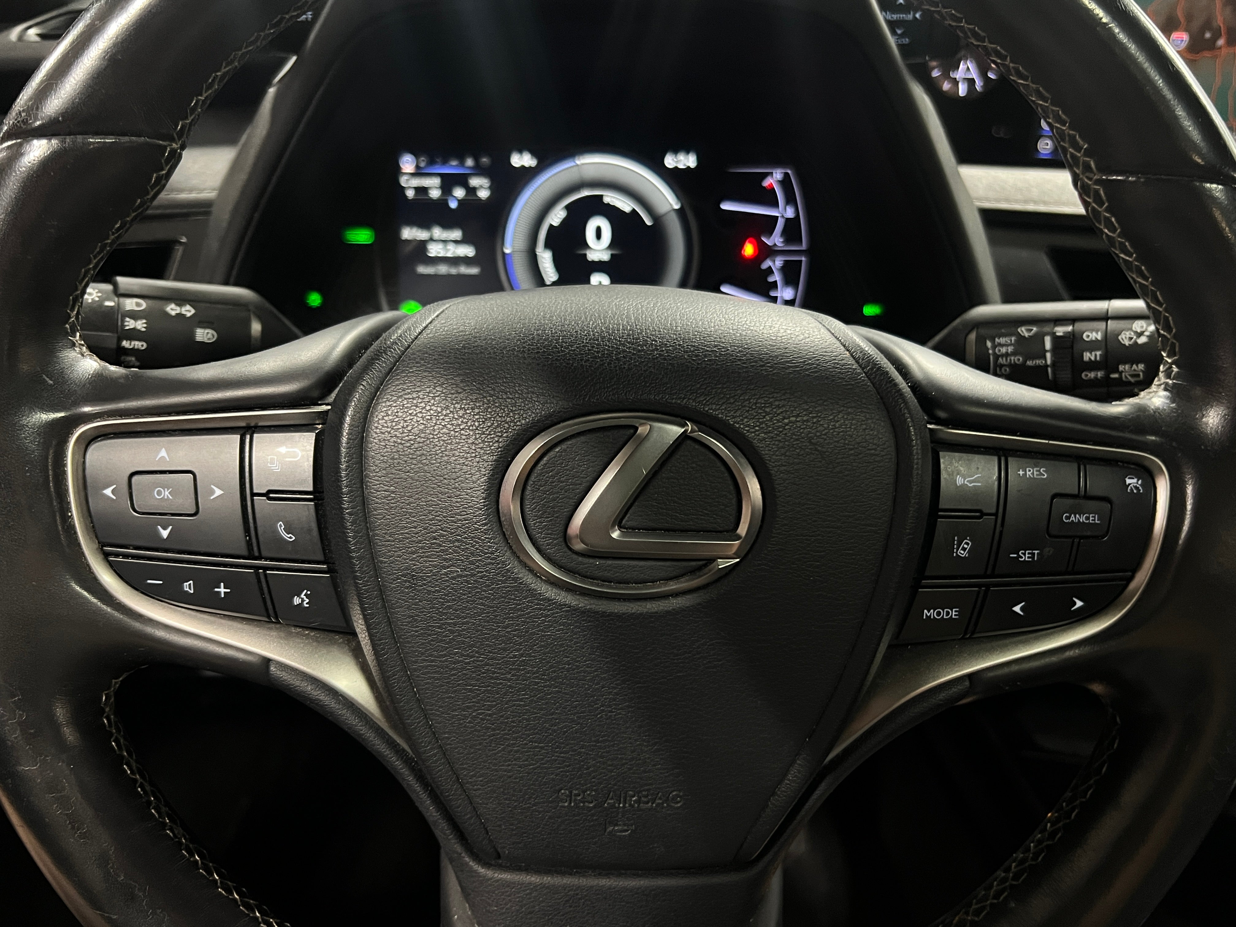 2019 Lexus UX 250h 4