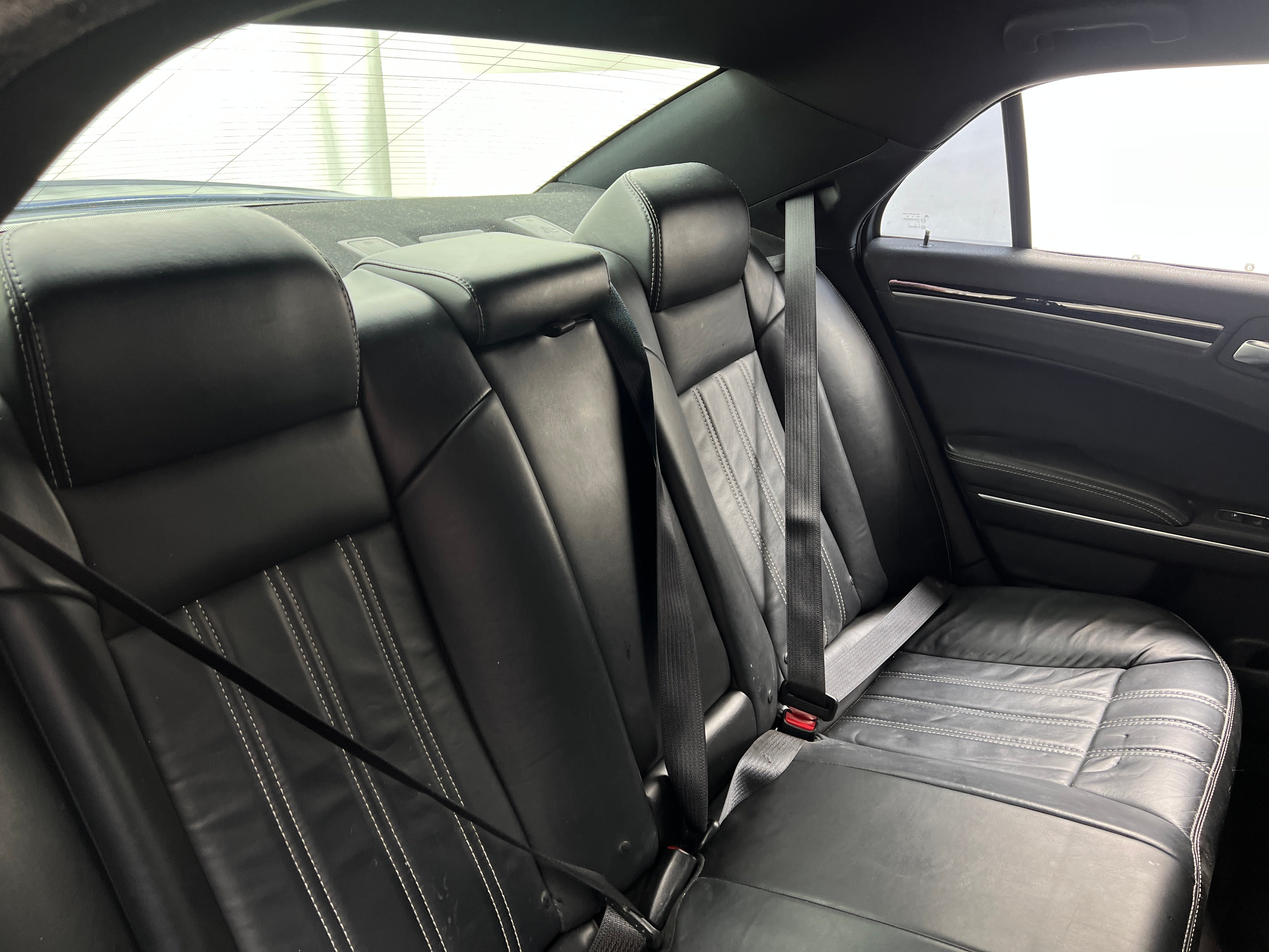 2017 Chrysler 300 S 5