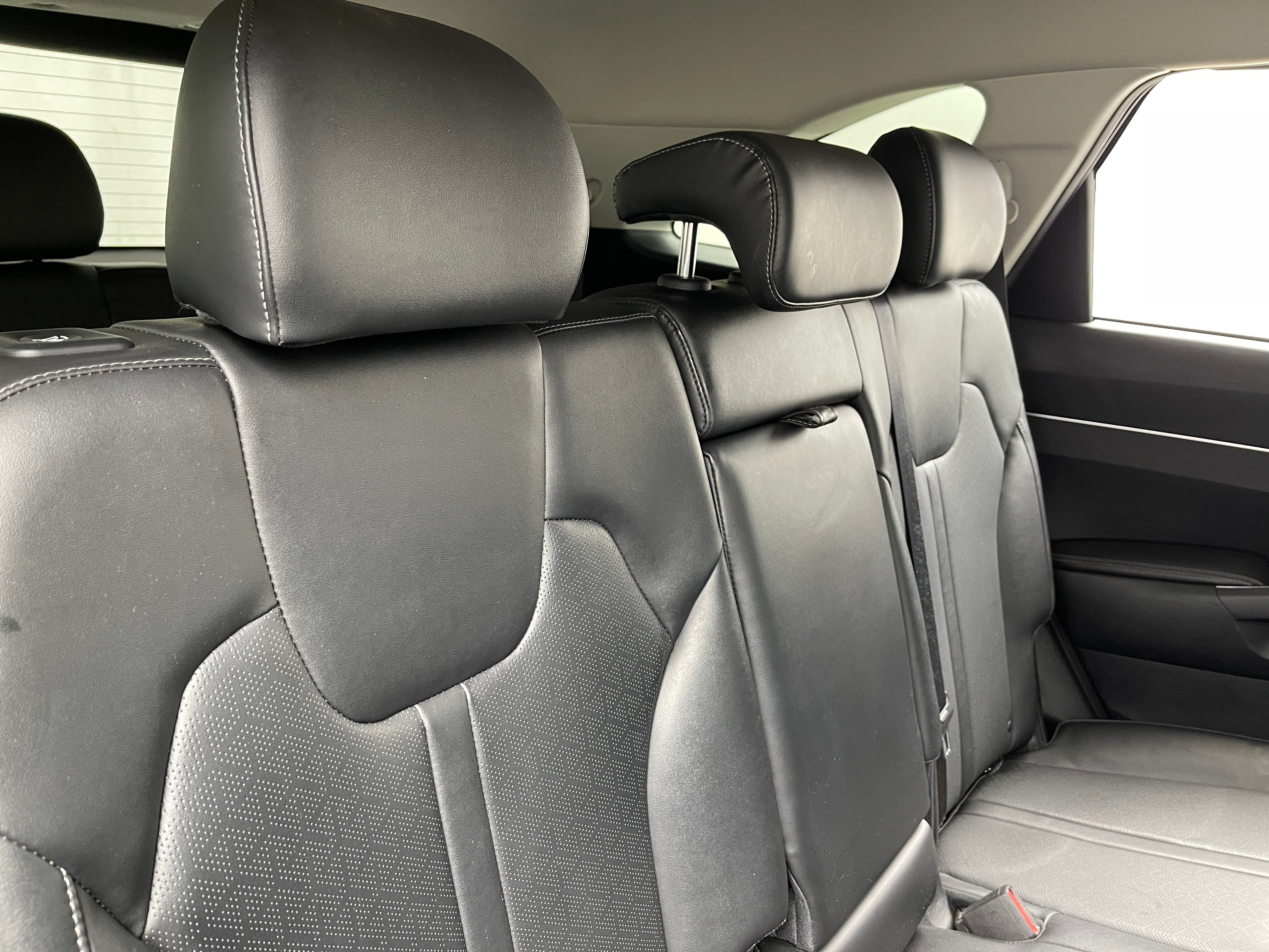 2022 Kia Sorento S 5