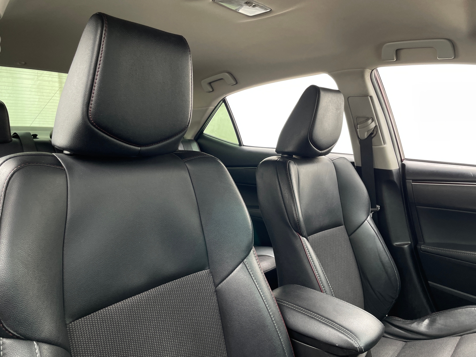 Thumbnail: 2017 Toyota Corolla - 2