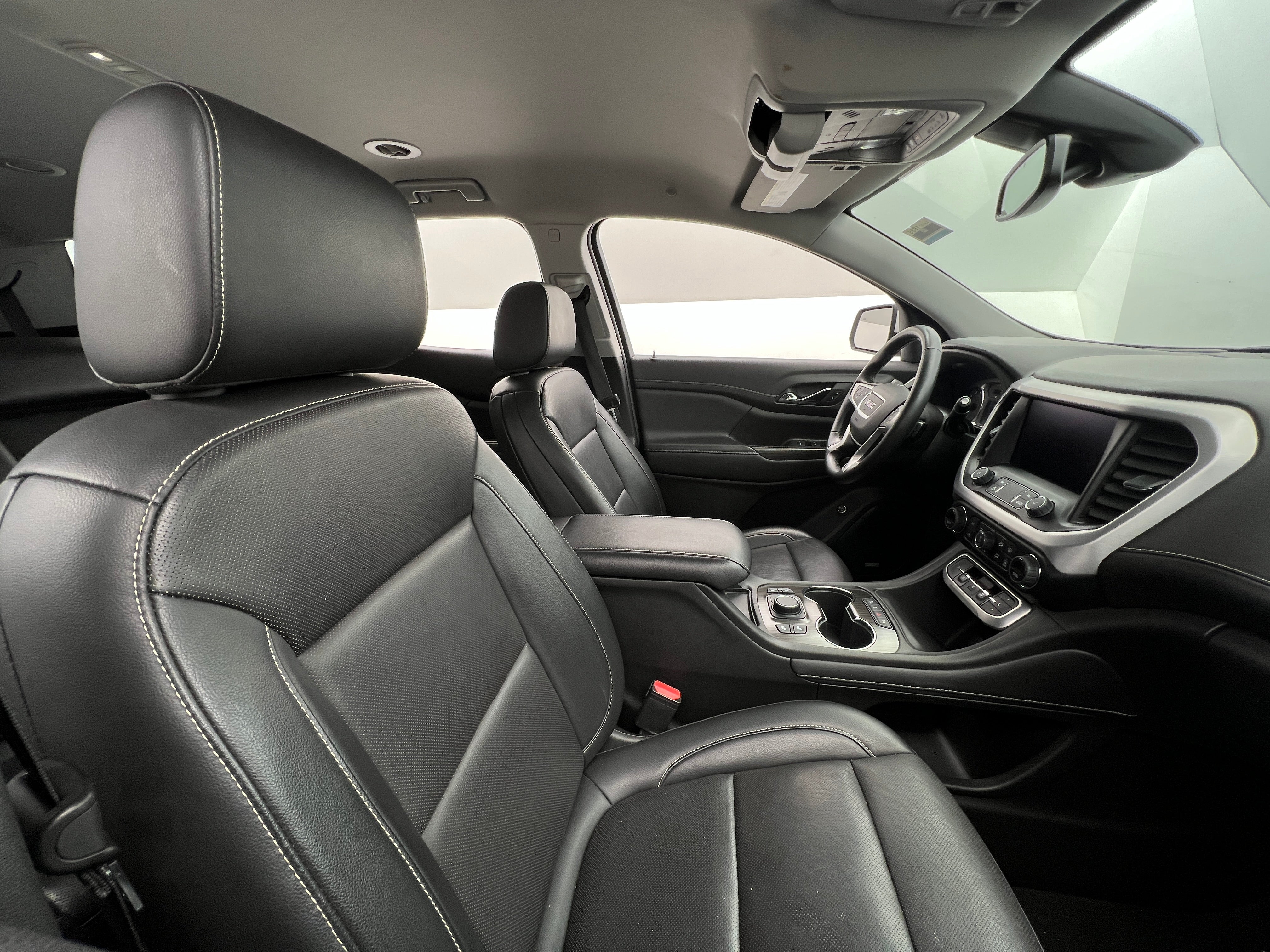 2023 GMC Acadia SLT 2
