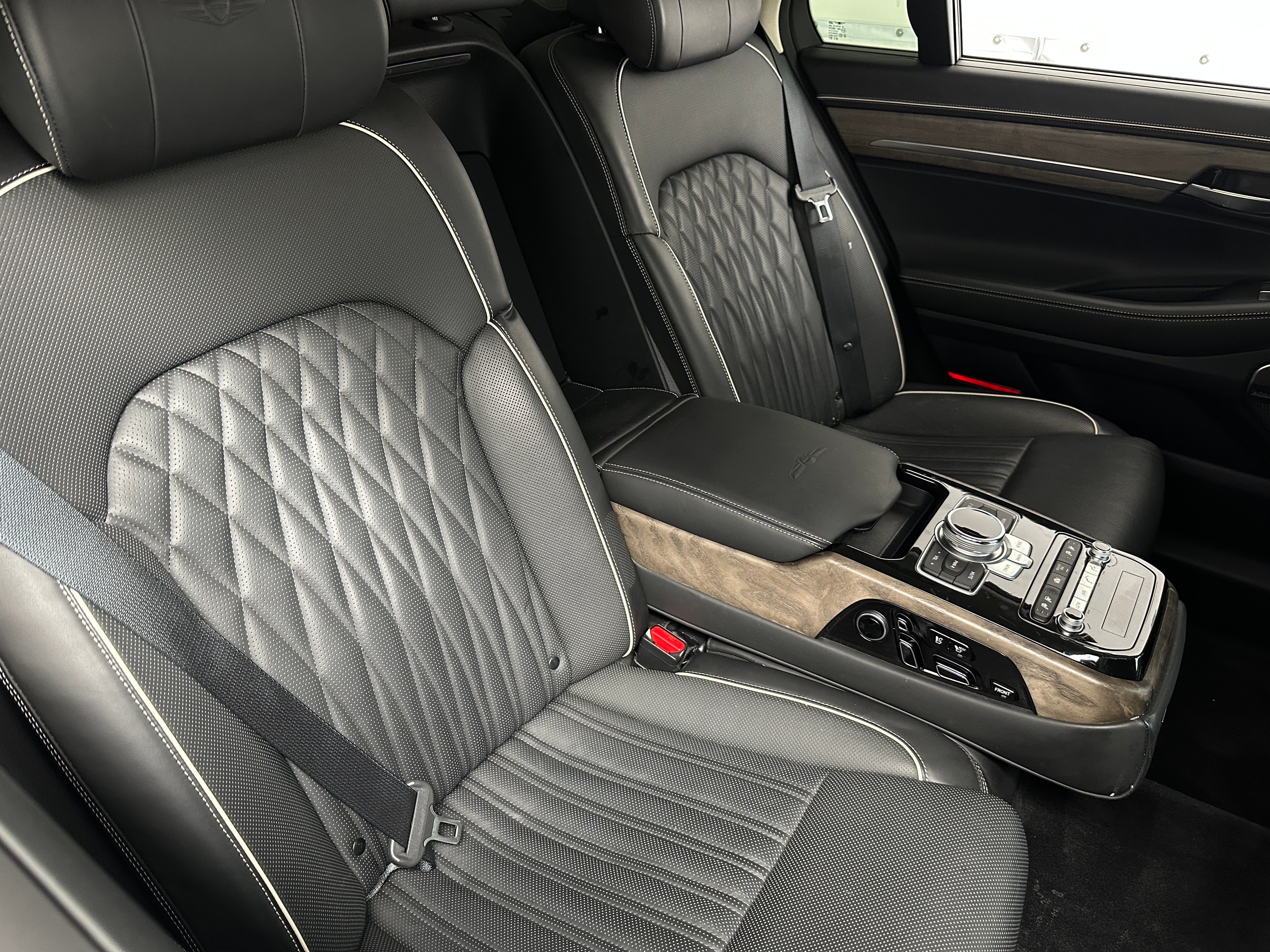2020 Genesis G90 Ultimate 5