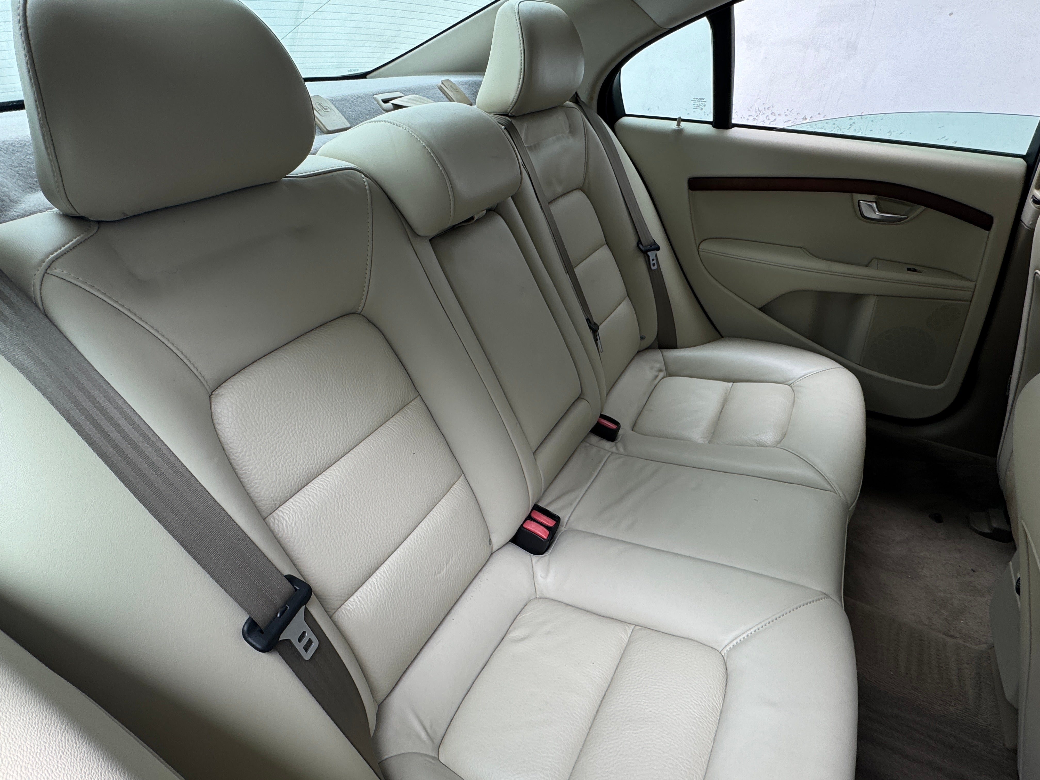 2011 Volvo S80  6
