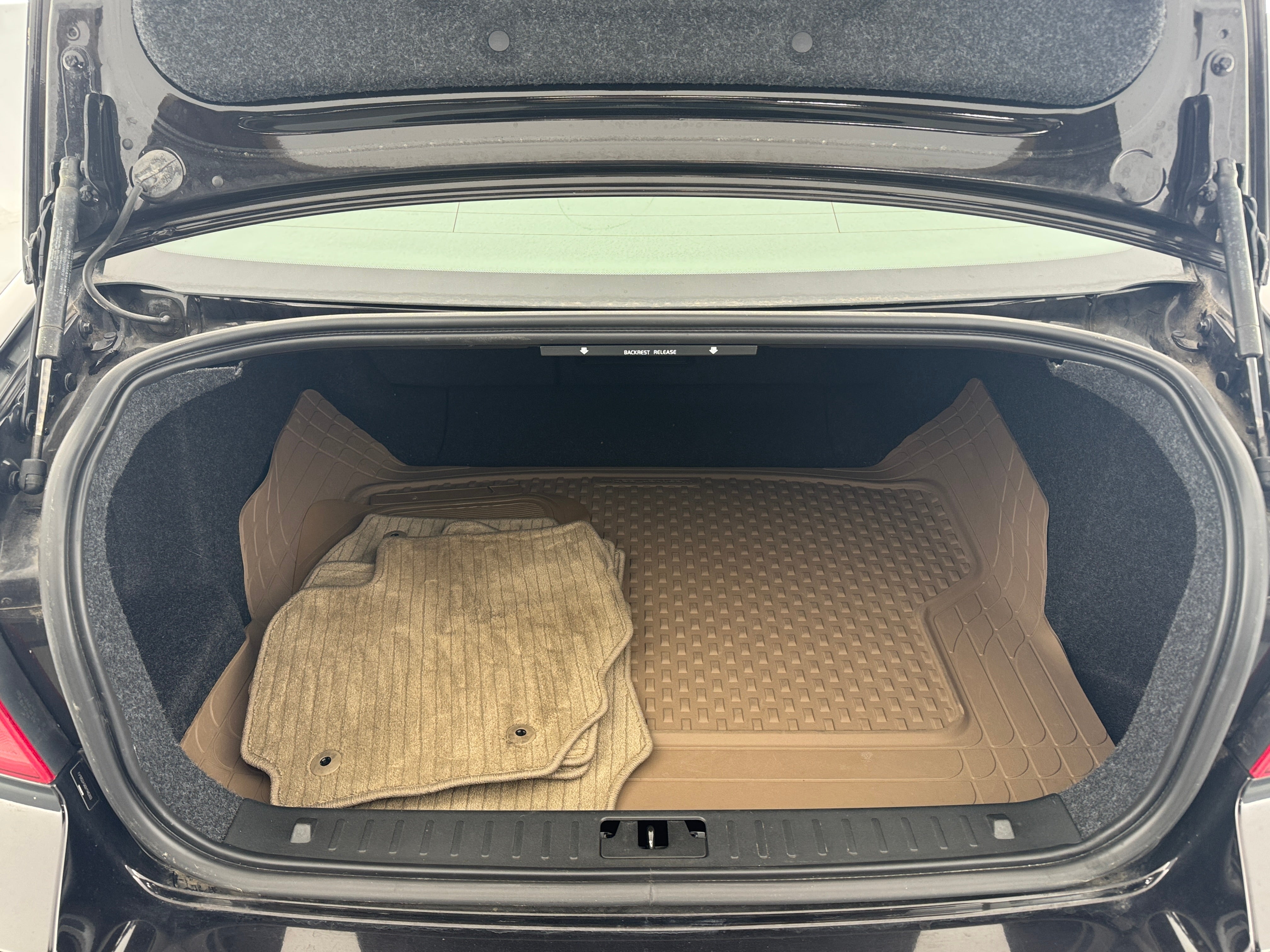 2011 Volvo S80  7