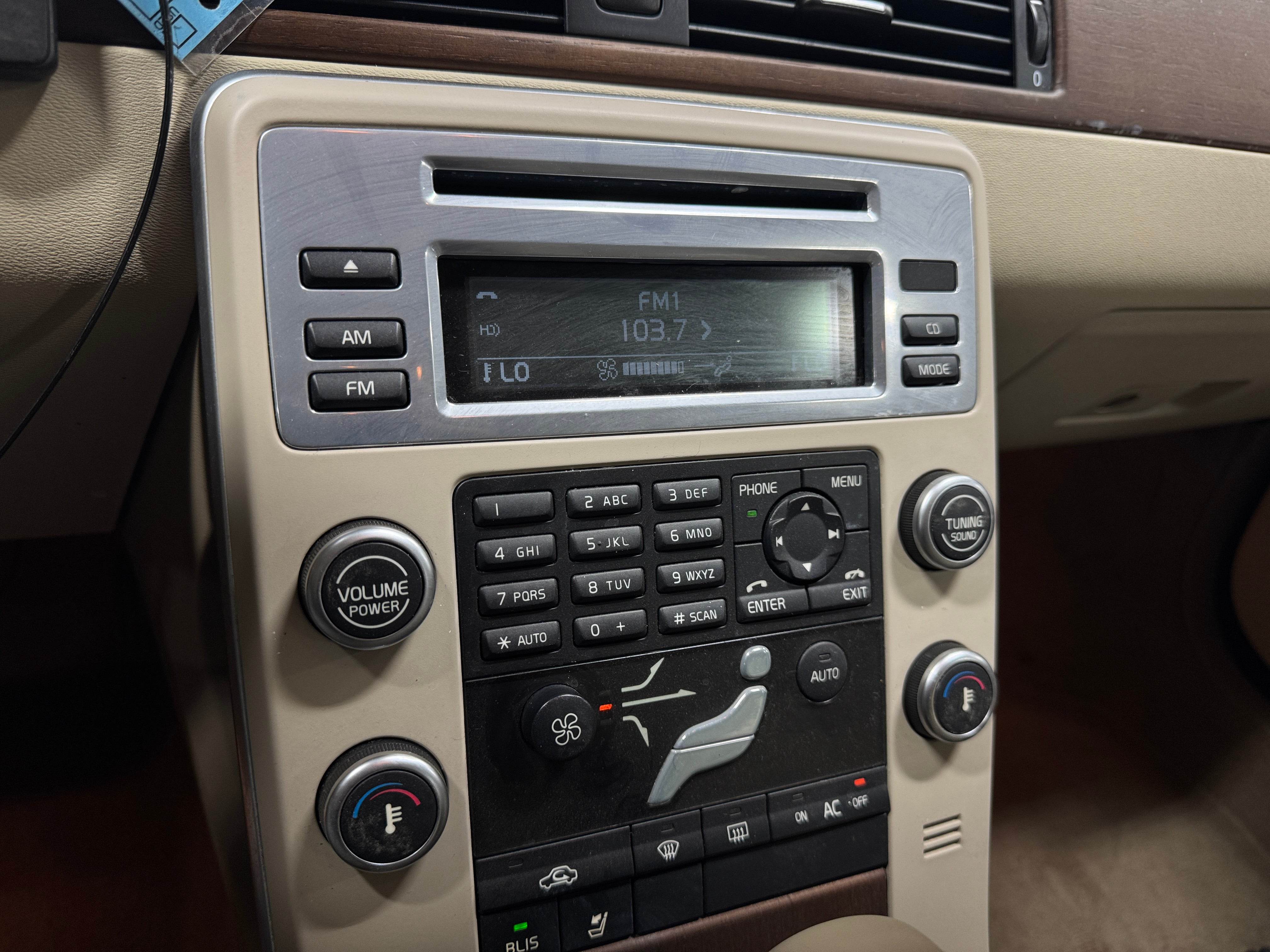 2011 Volvo S80  4