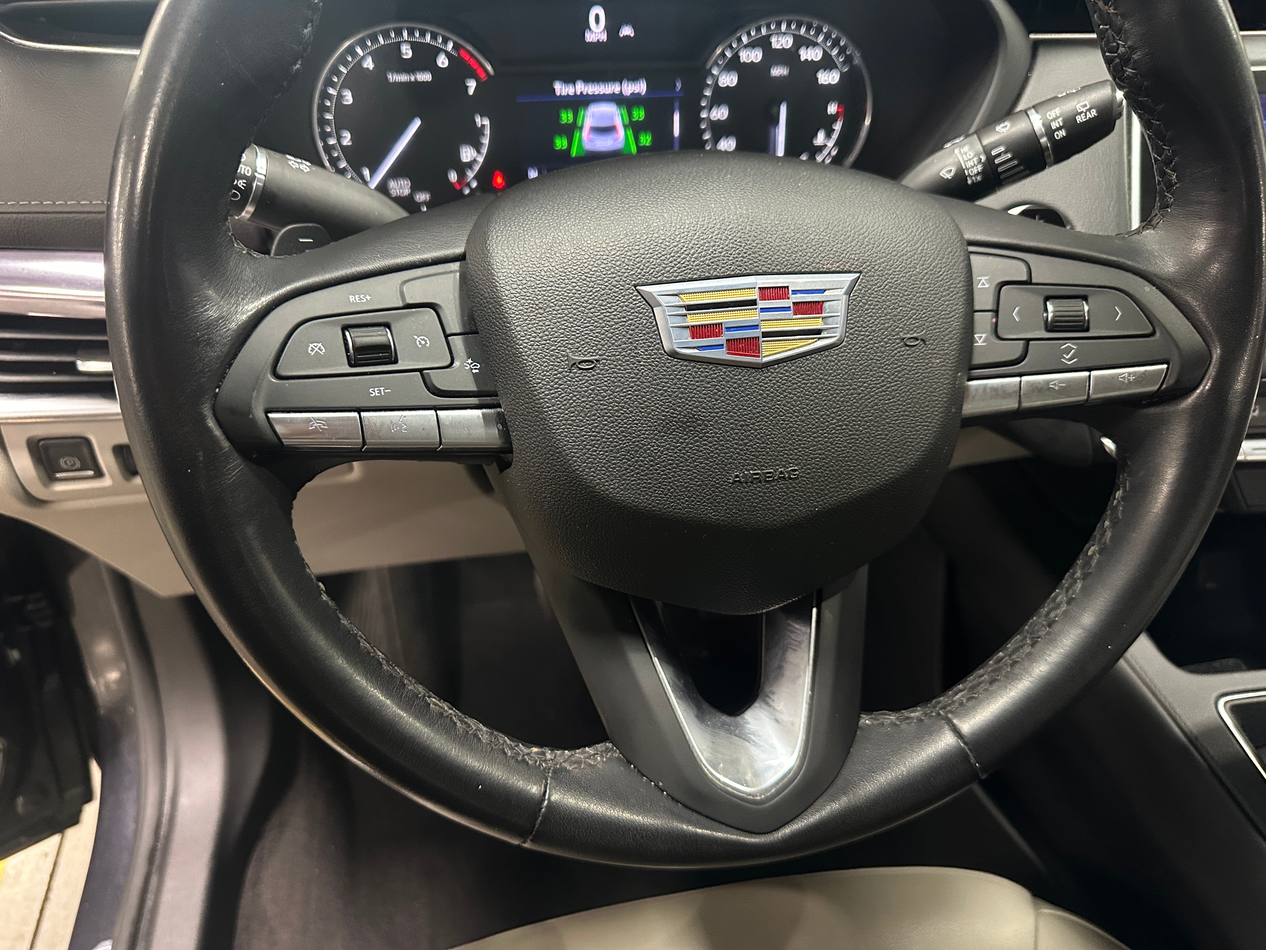 2023 Cadillac XT4 Luxury 4