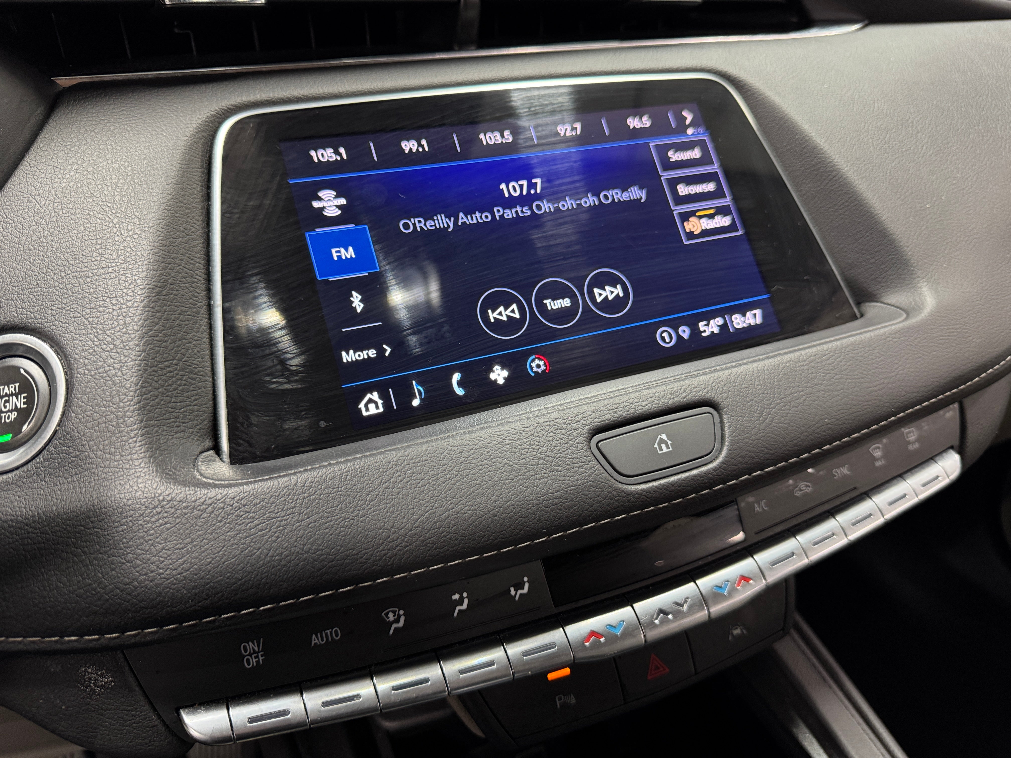 2023 Cadillac XT4 Luxury 3