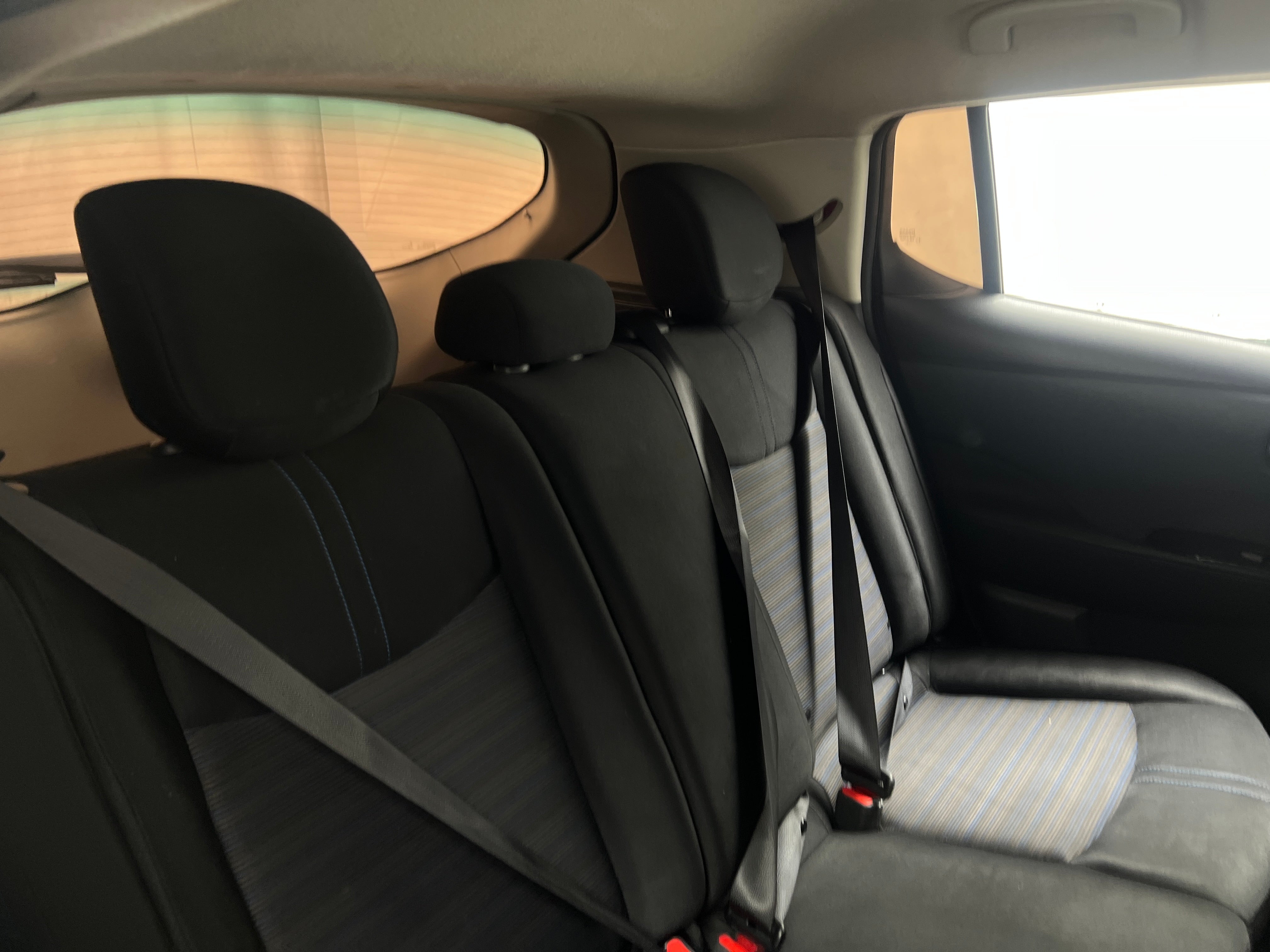 2022 Nissan Leaf SV 6
