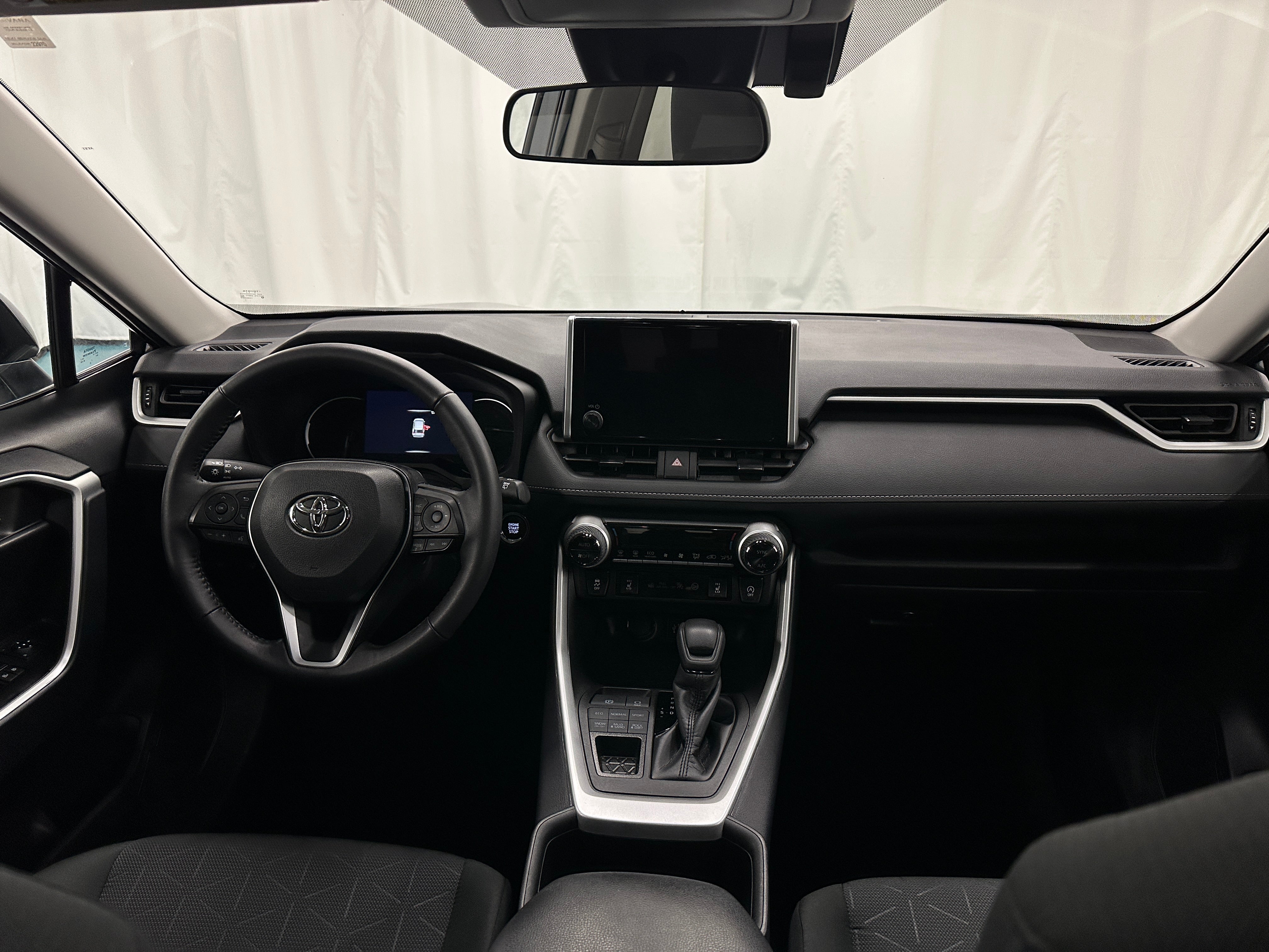2024 Toyota RAV4 XLE 3