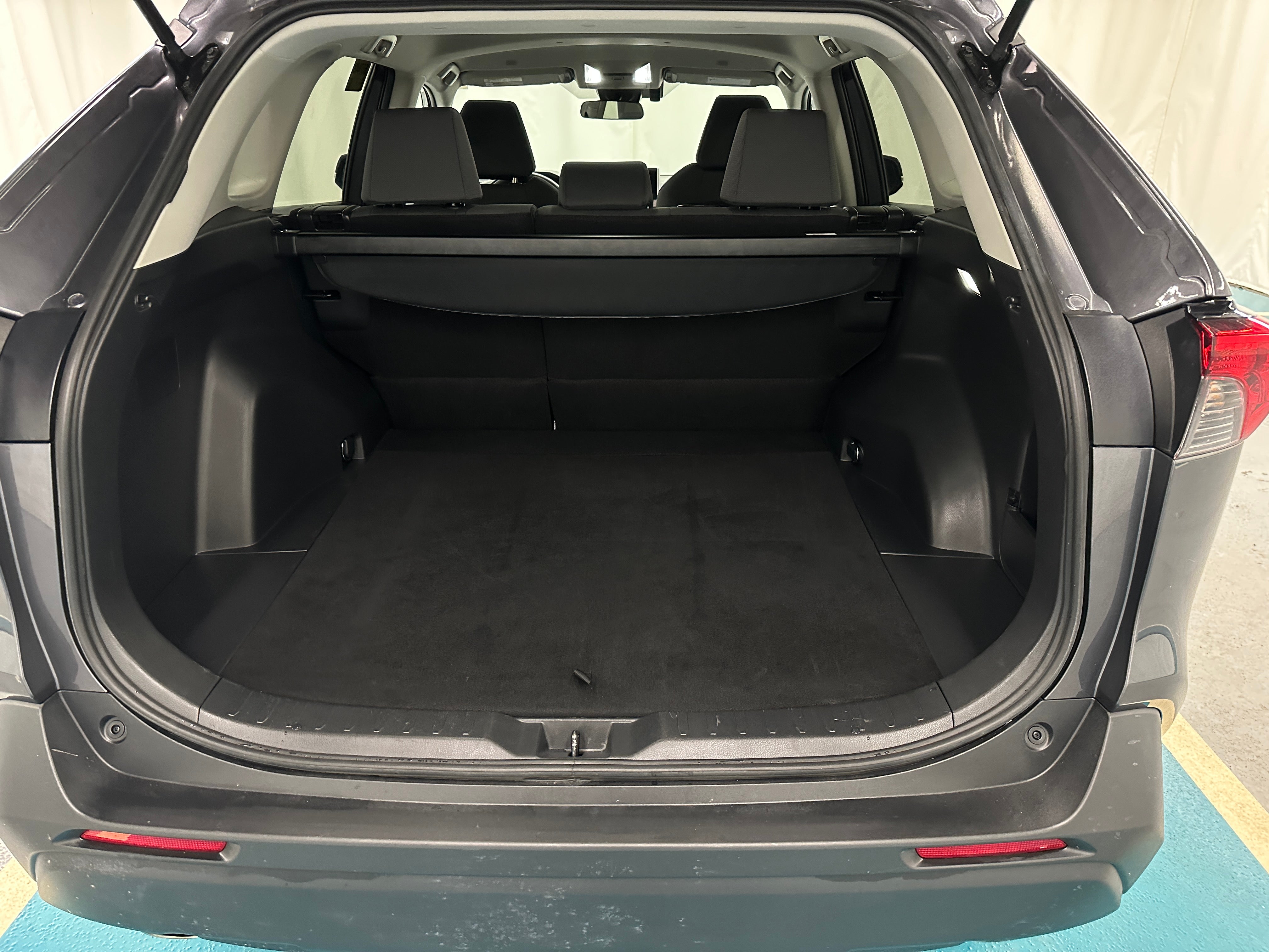 2024 Toyota RAV4 XLE 7