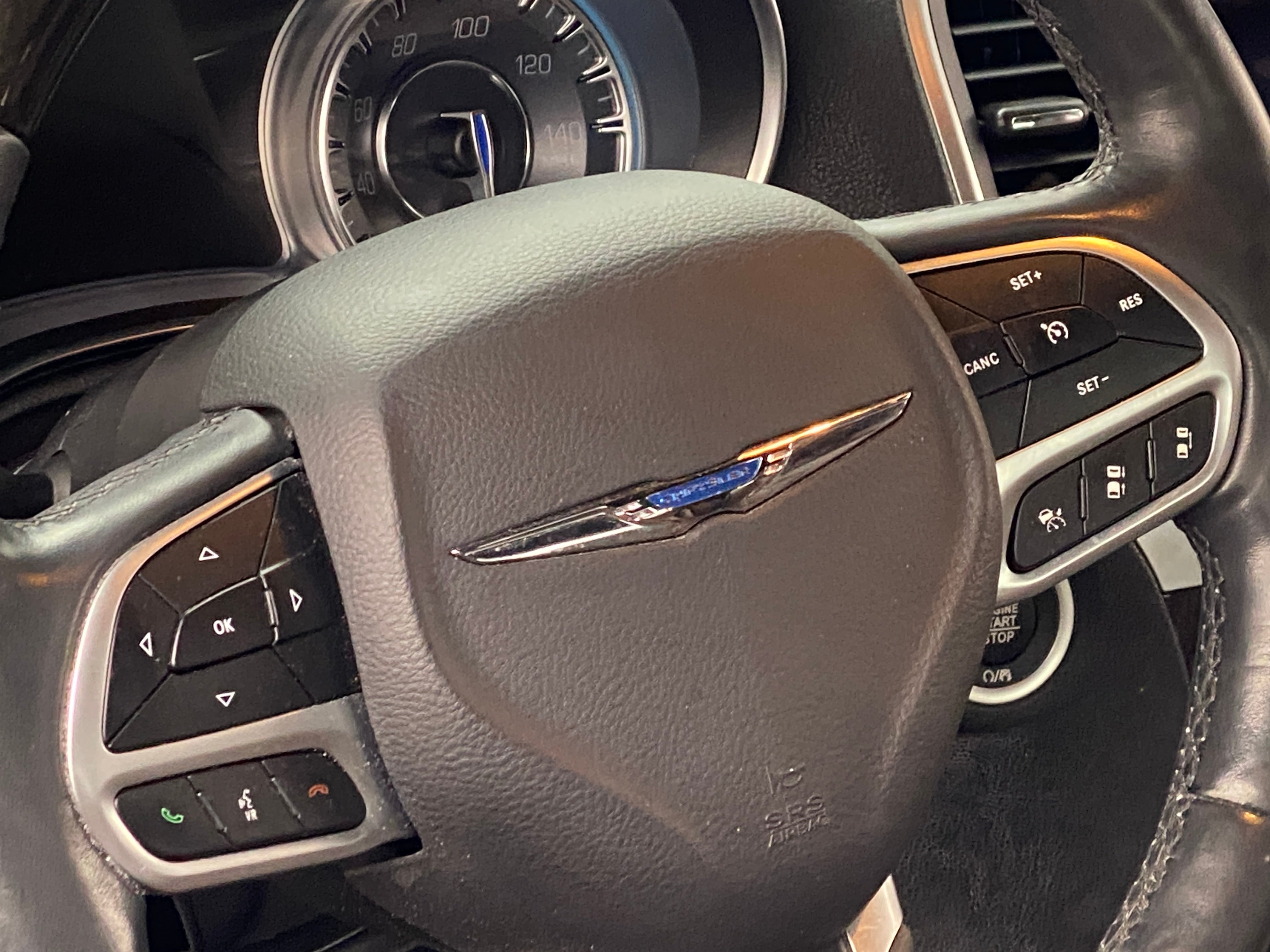 2018 Chrysler 300 Limited Edition 4