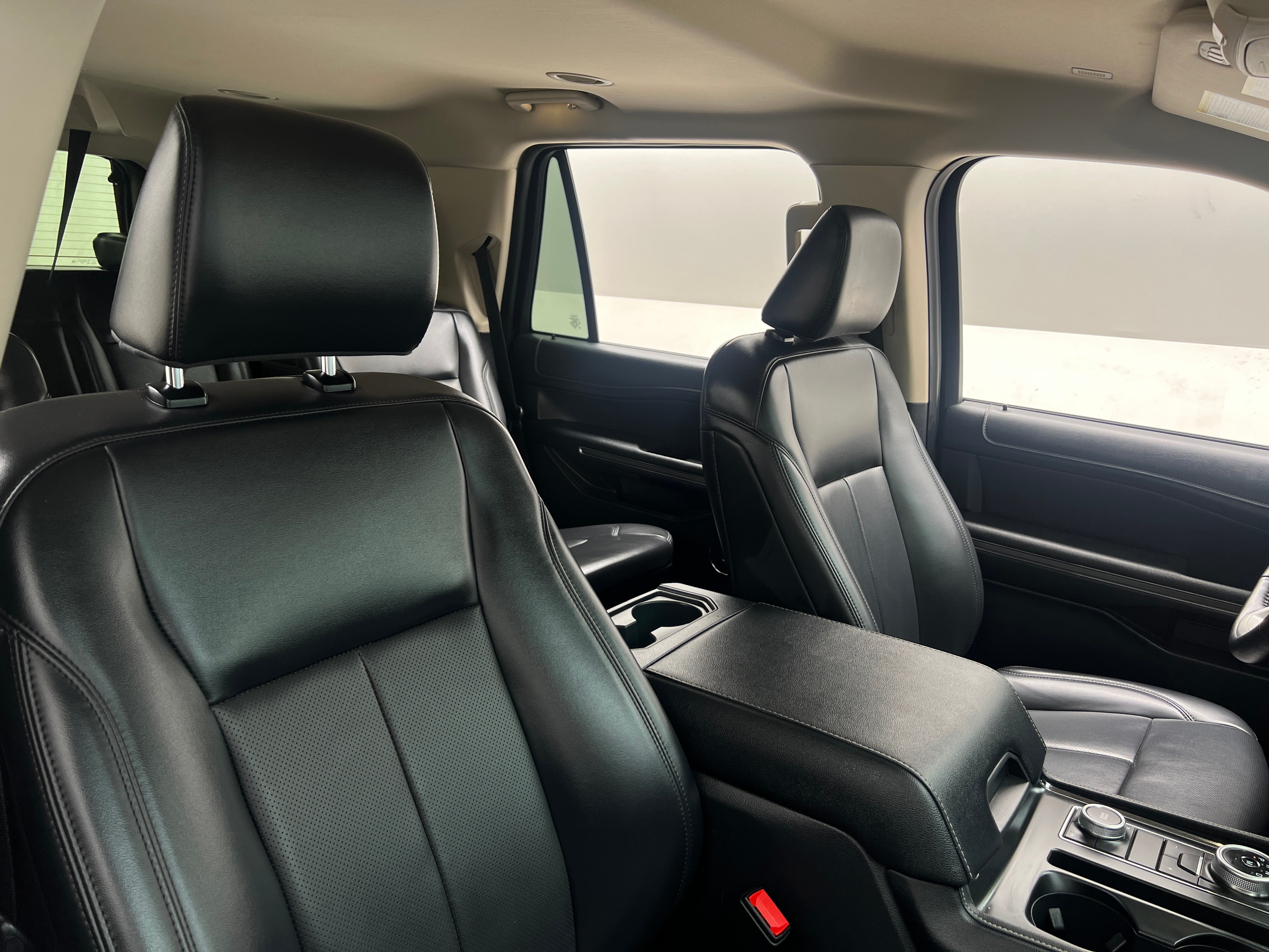 2024 Ford Expedition XLT 2