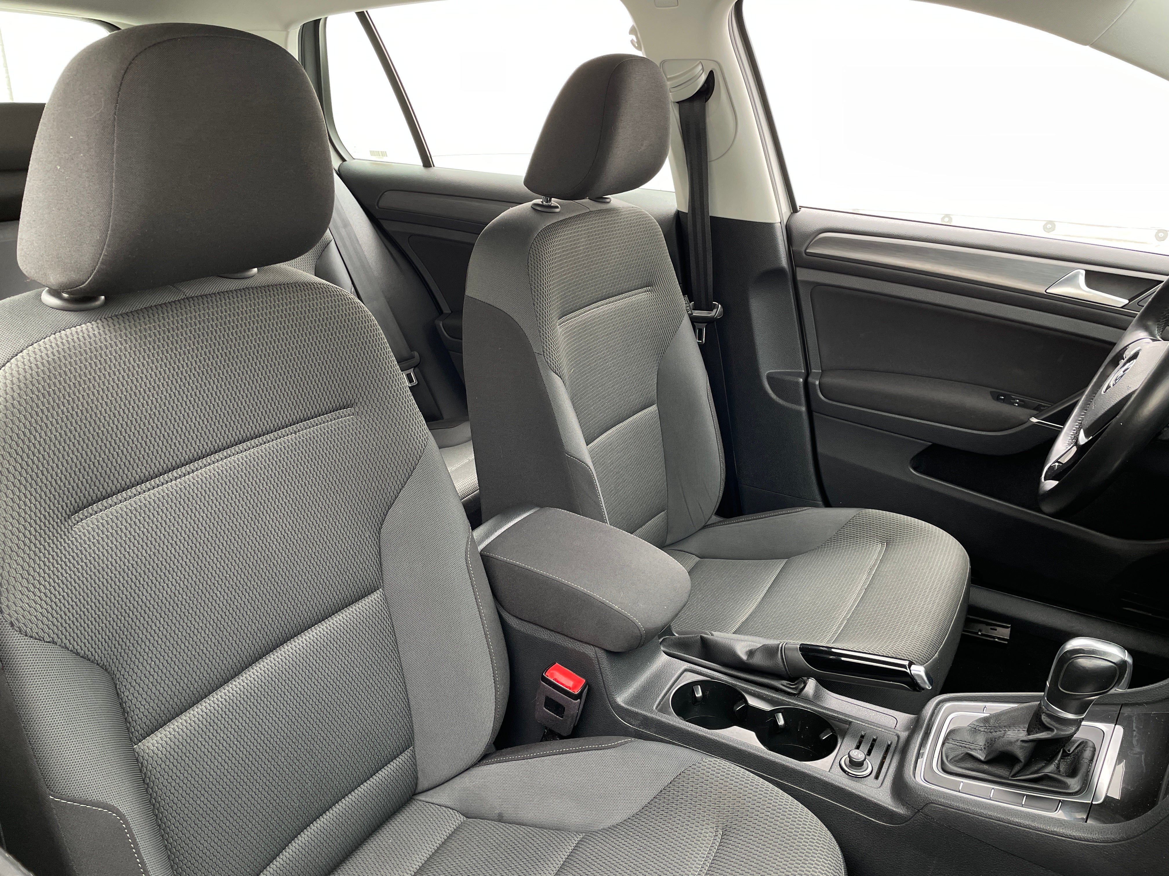 2018 Volkswagen Golf S 2