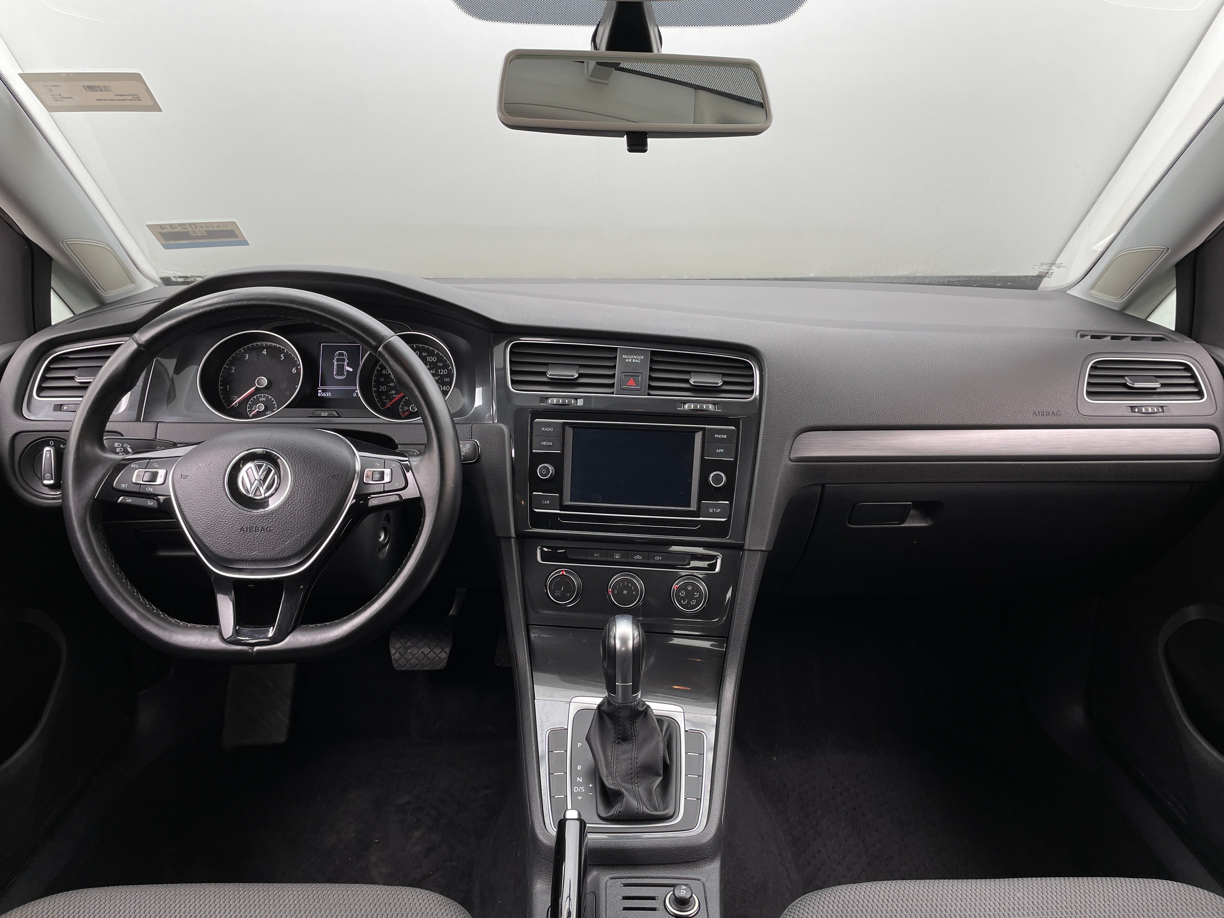 2018 Volkswagen Golf S 3