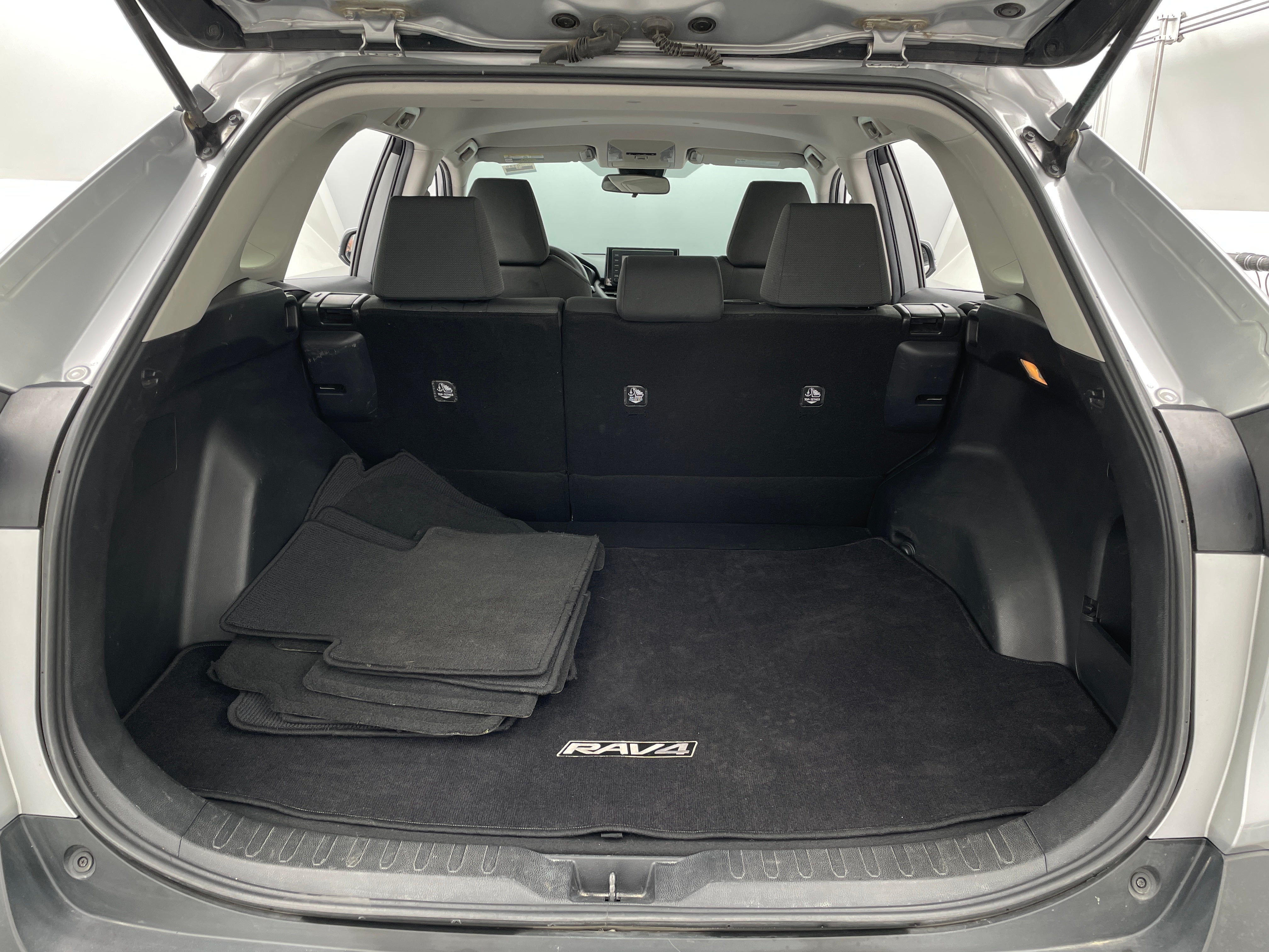 2021 Toyota RAV4 XLE 7