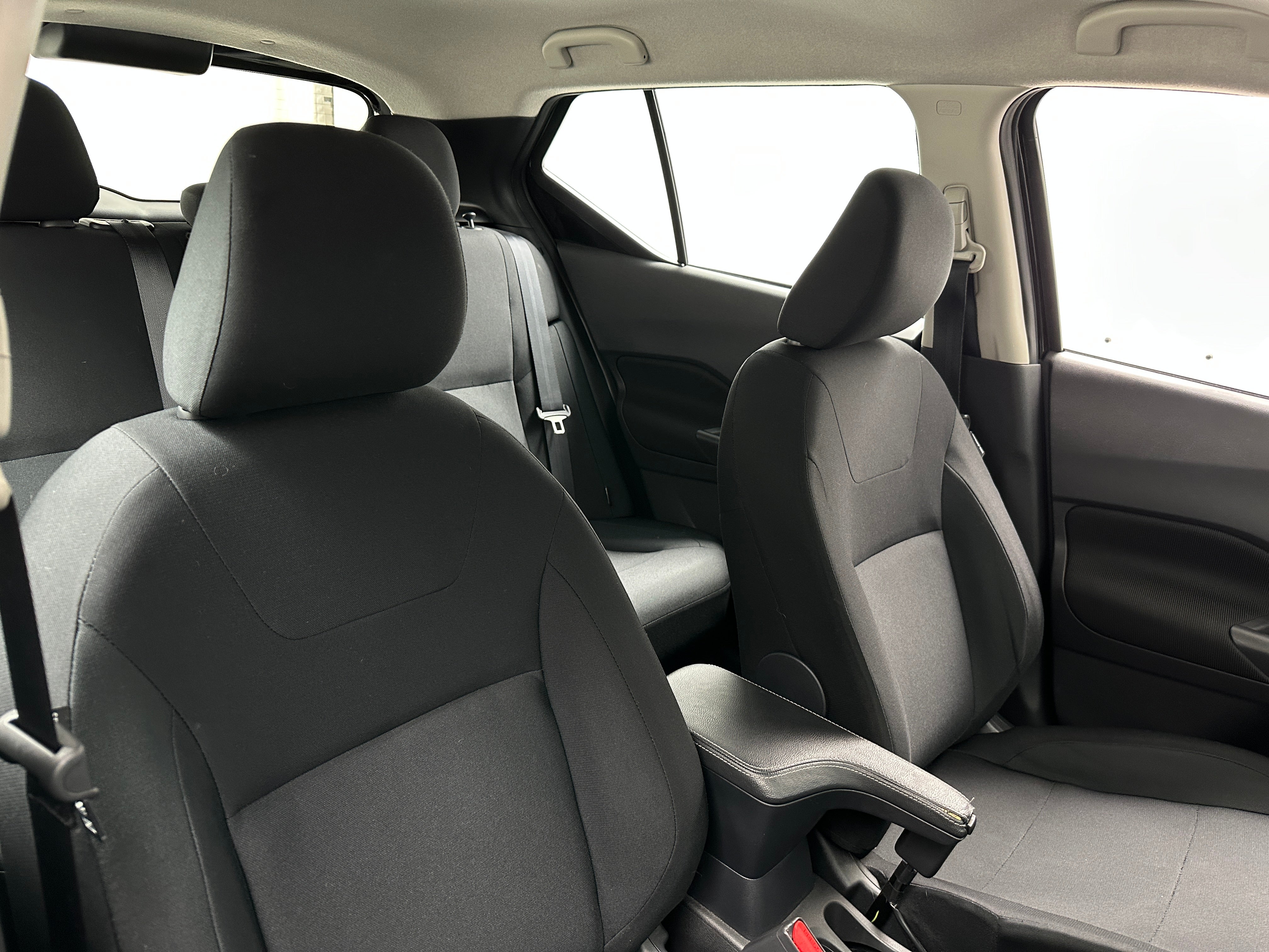2023 Nissan Kicks S 2
