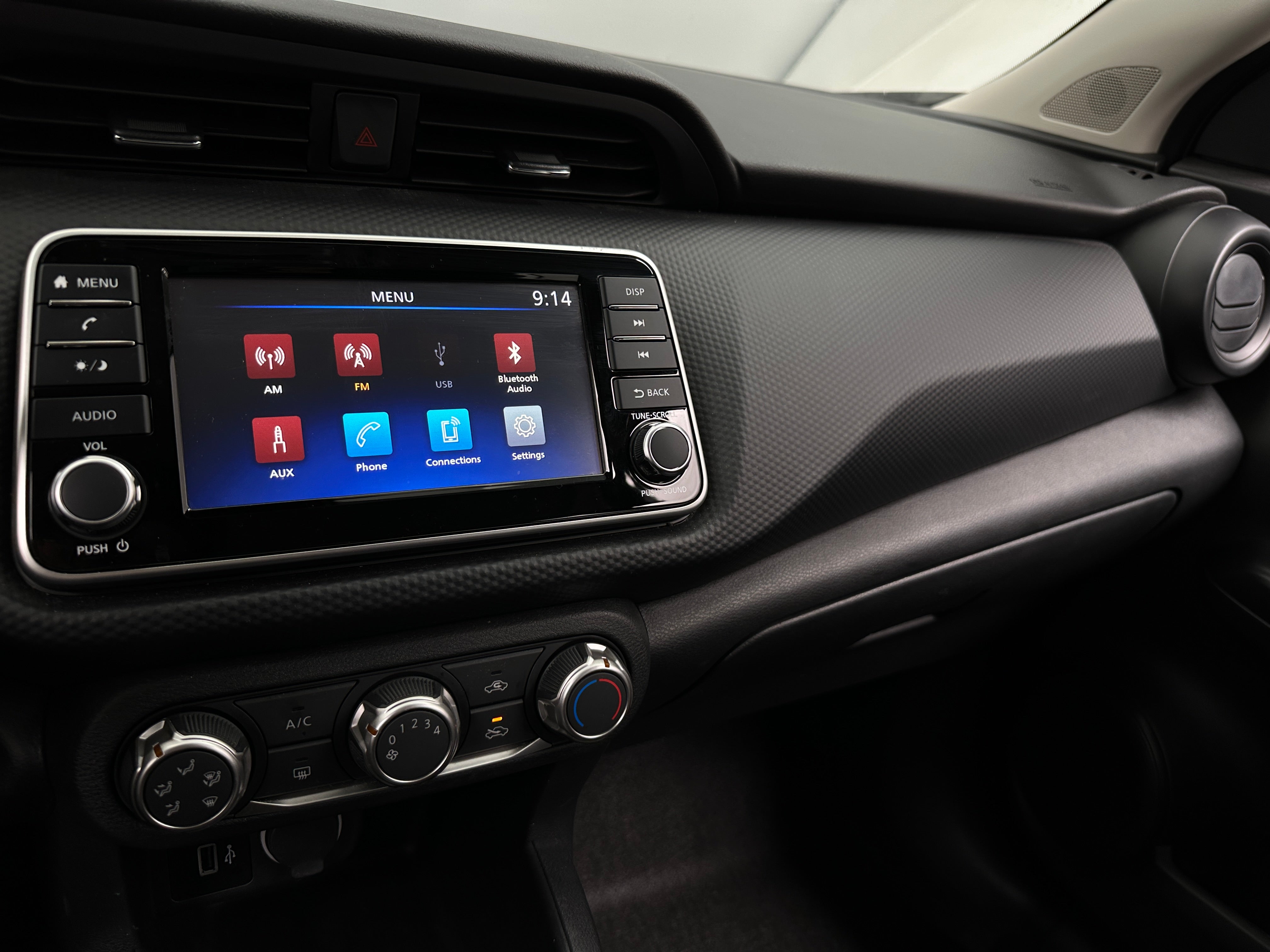 2023 Nissan Kicks S 4