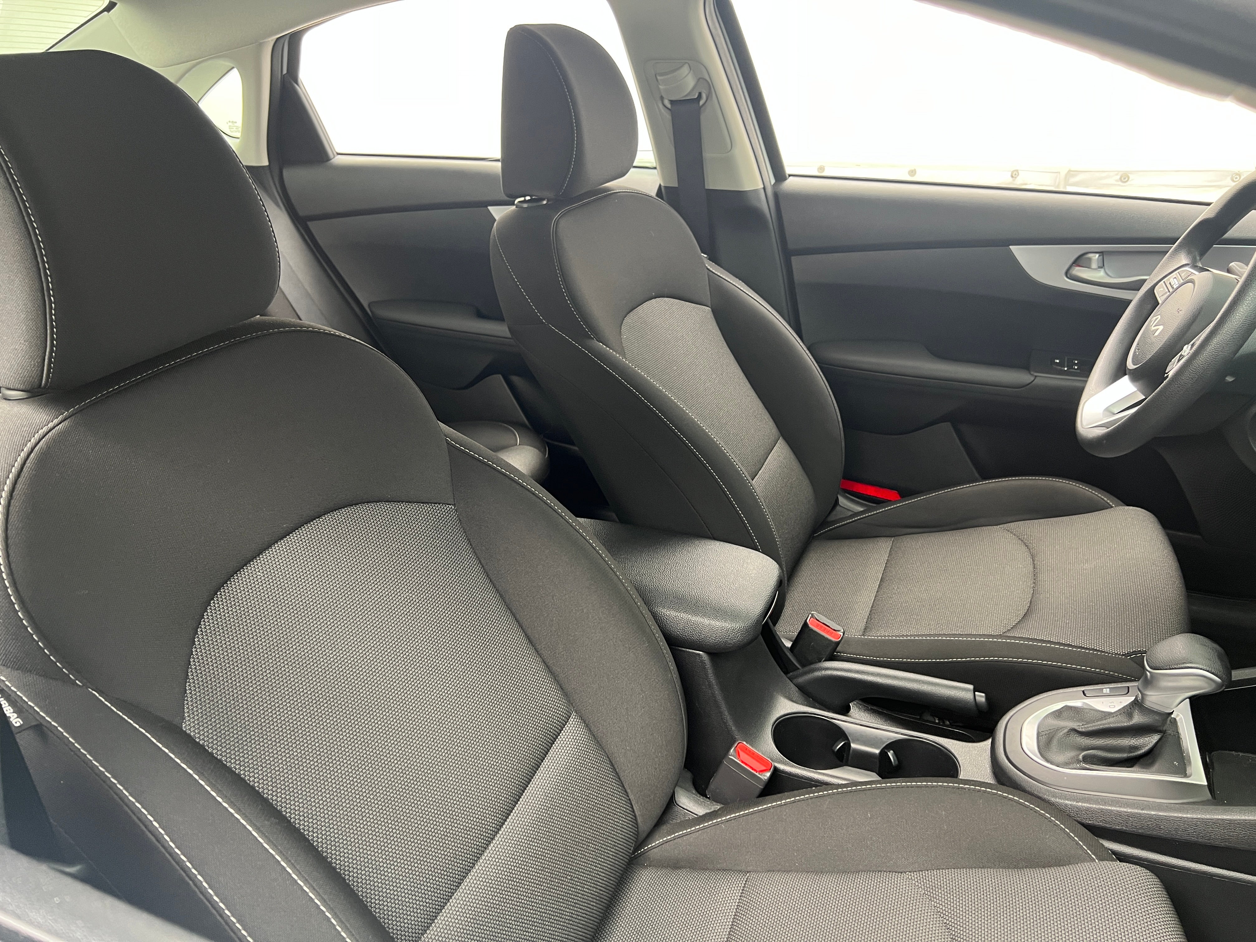2024 Kia Forte LXS 2
