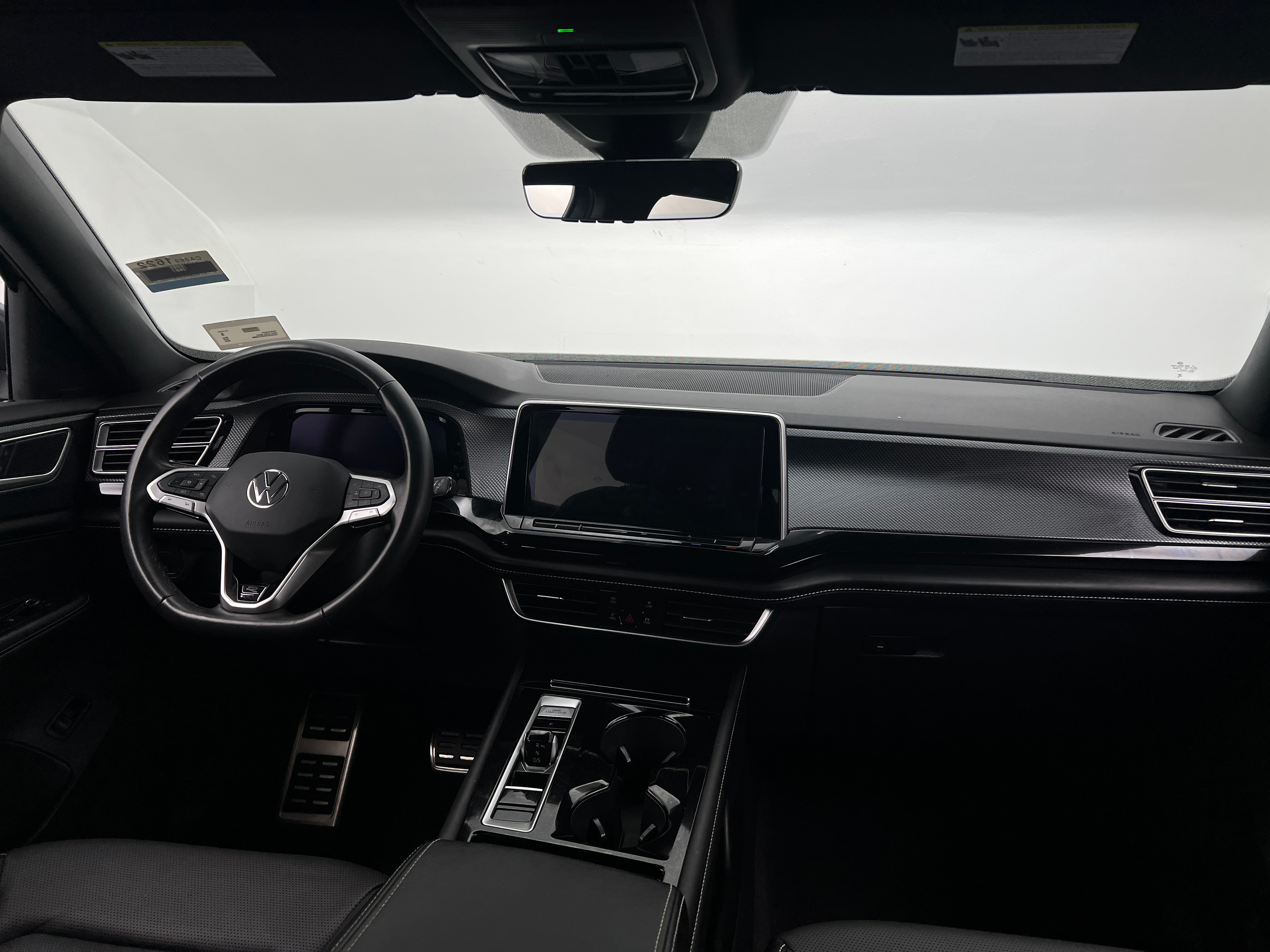 2024 Volkswagen Atlas SEL 2