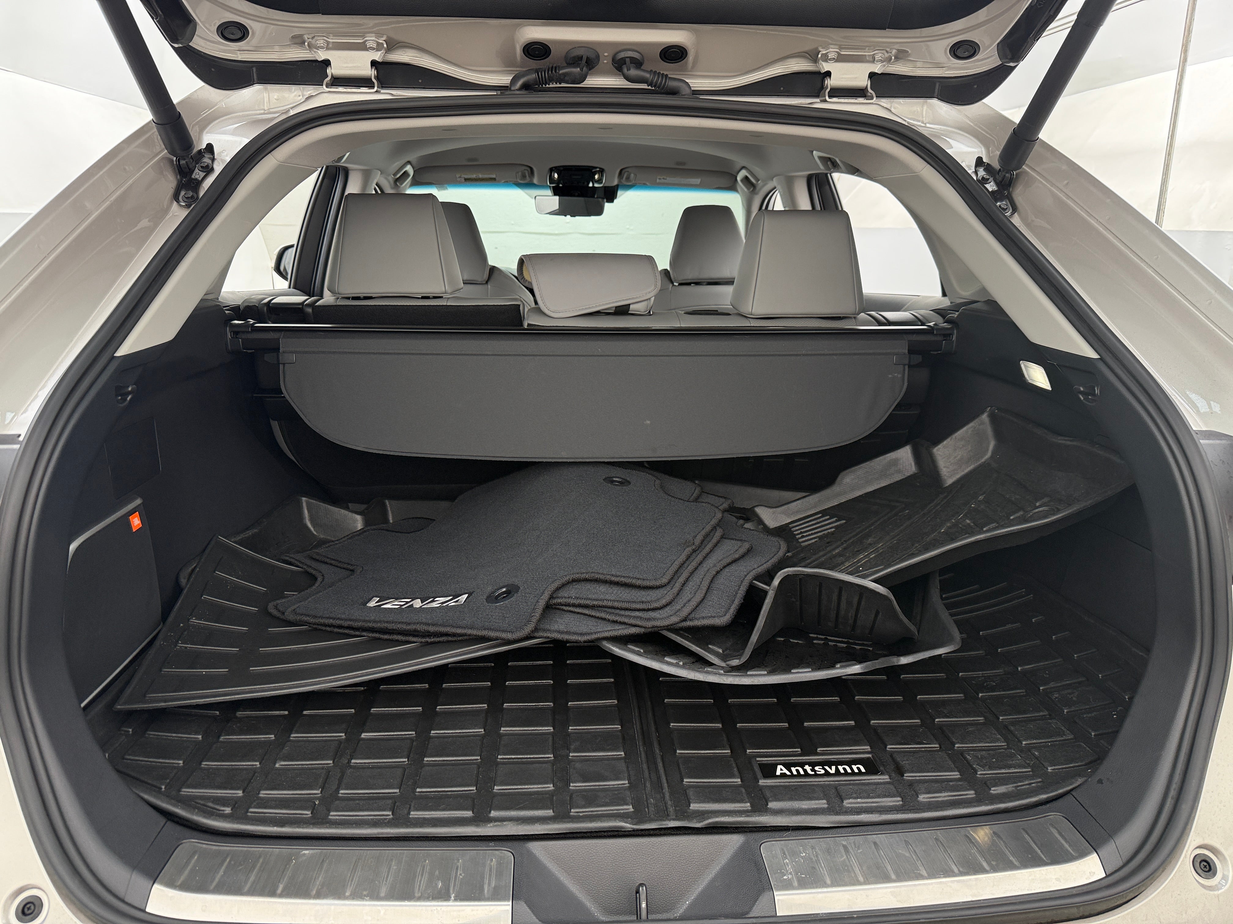 2024 Toyota Venza Limited 6