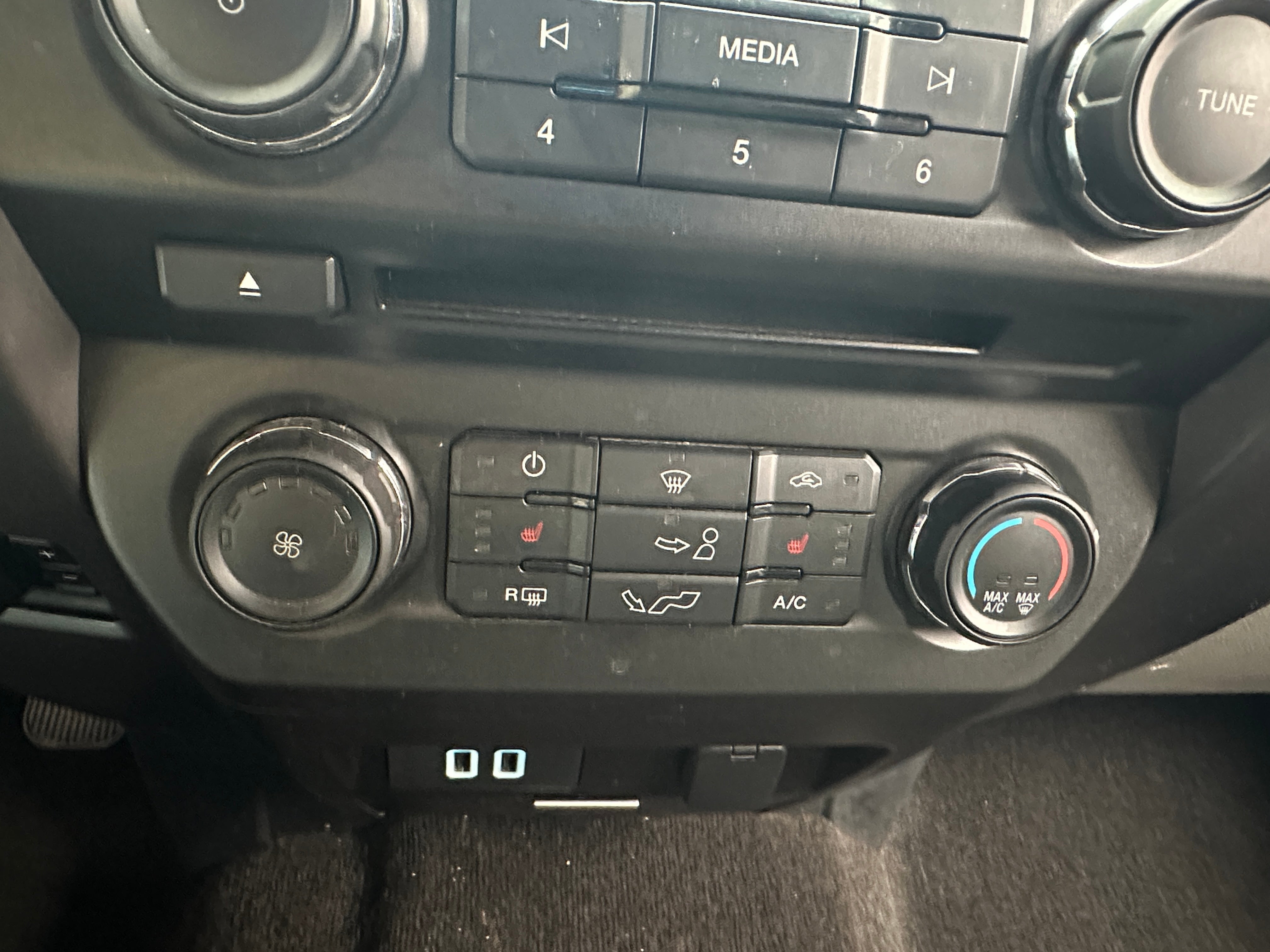 2018 Ford Econoline E-150 4