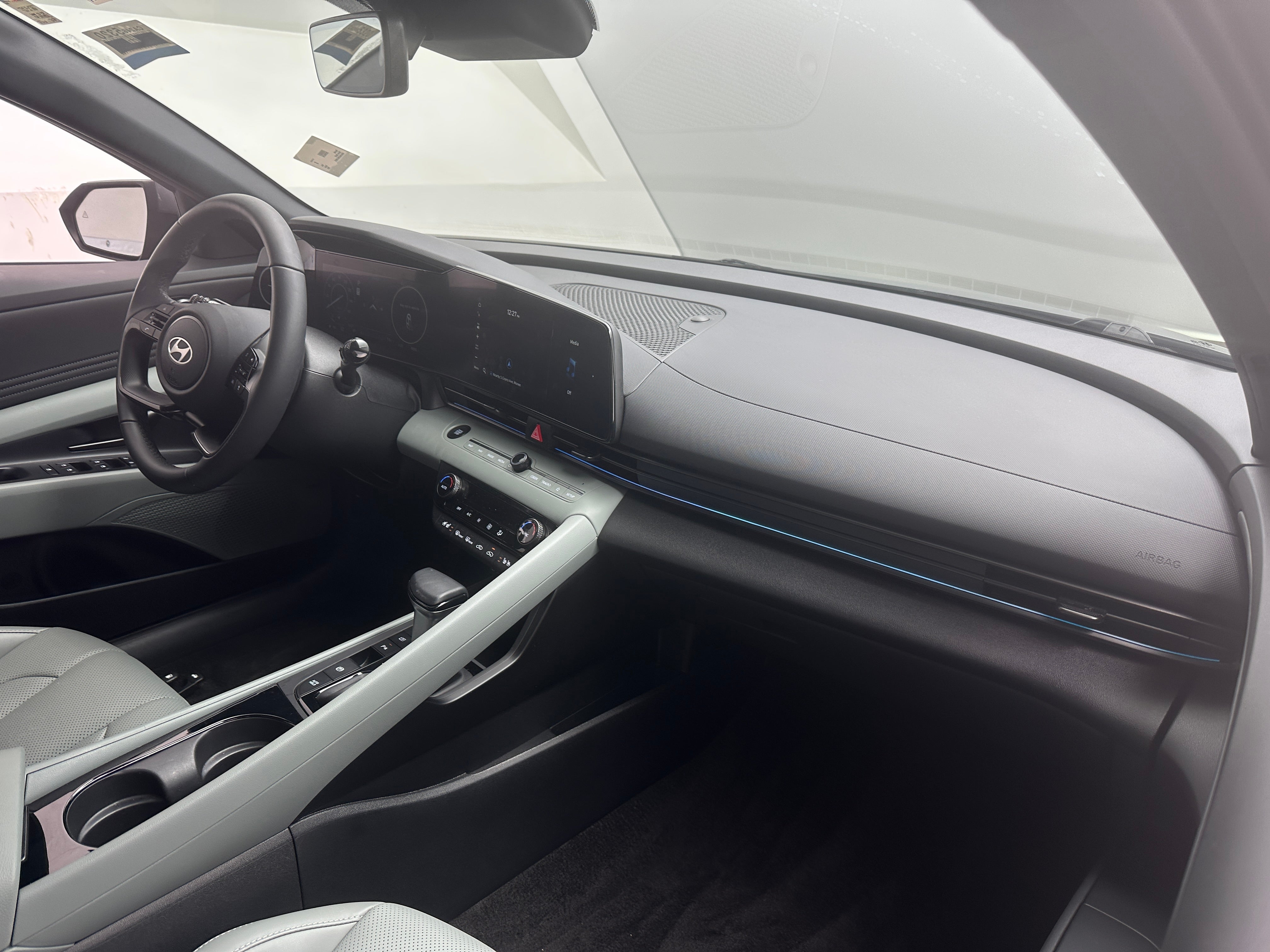 2024 Hyundai Elantra Limited Edition 2