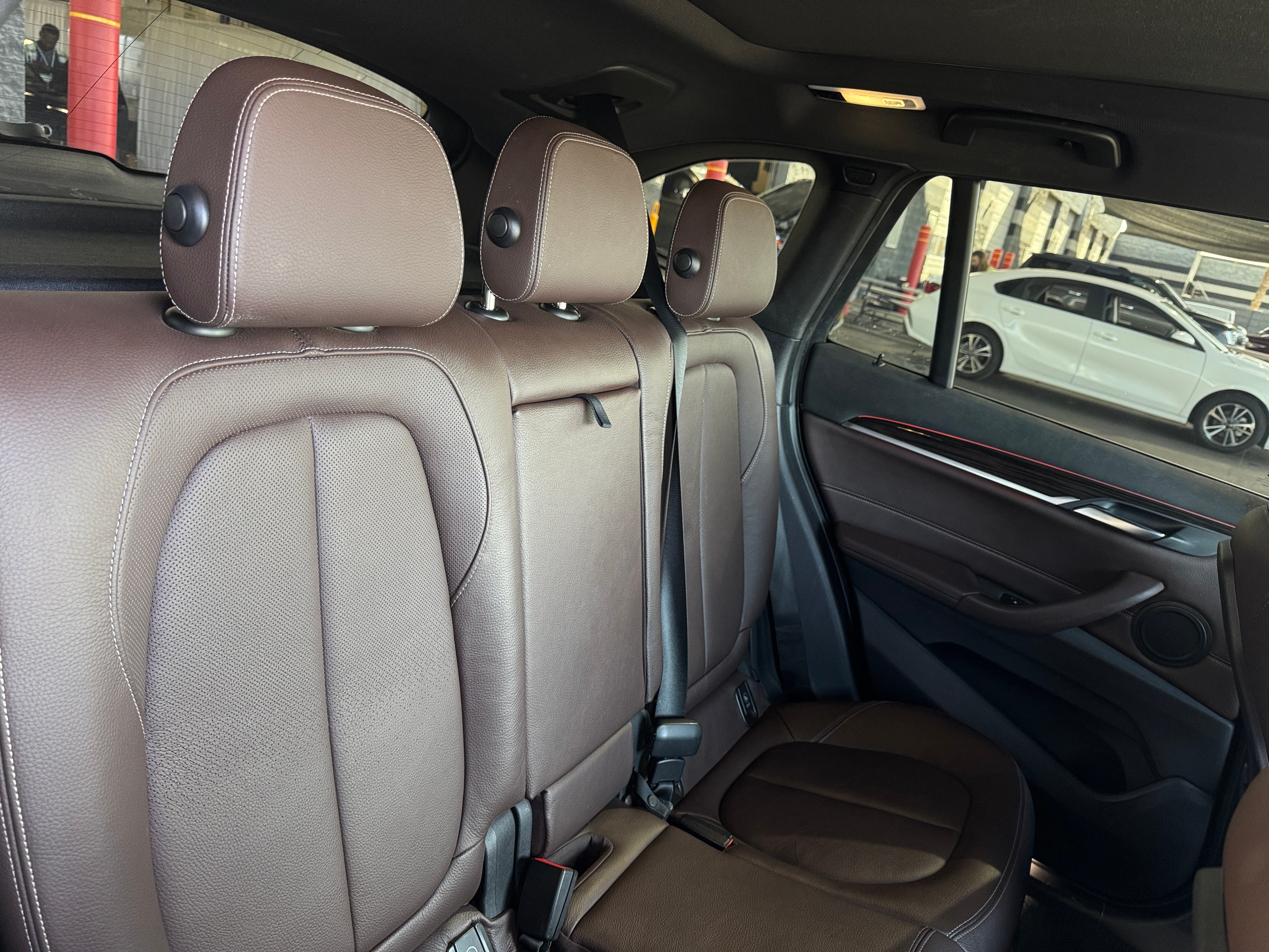 2018 BMW X1 sDrive28i 5