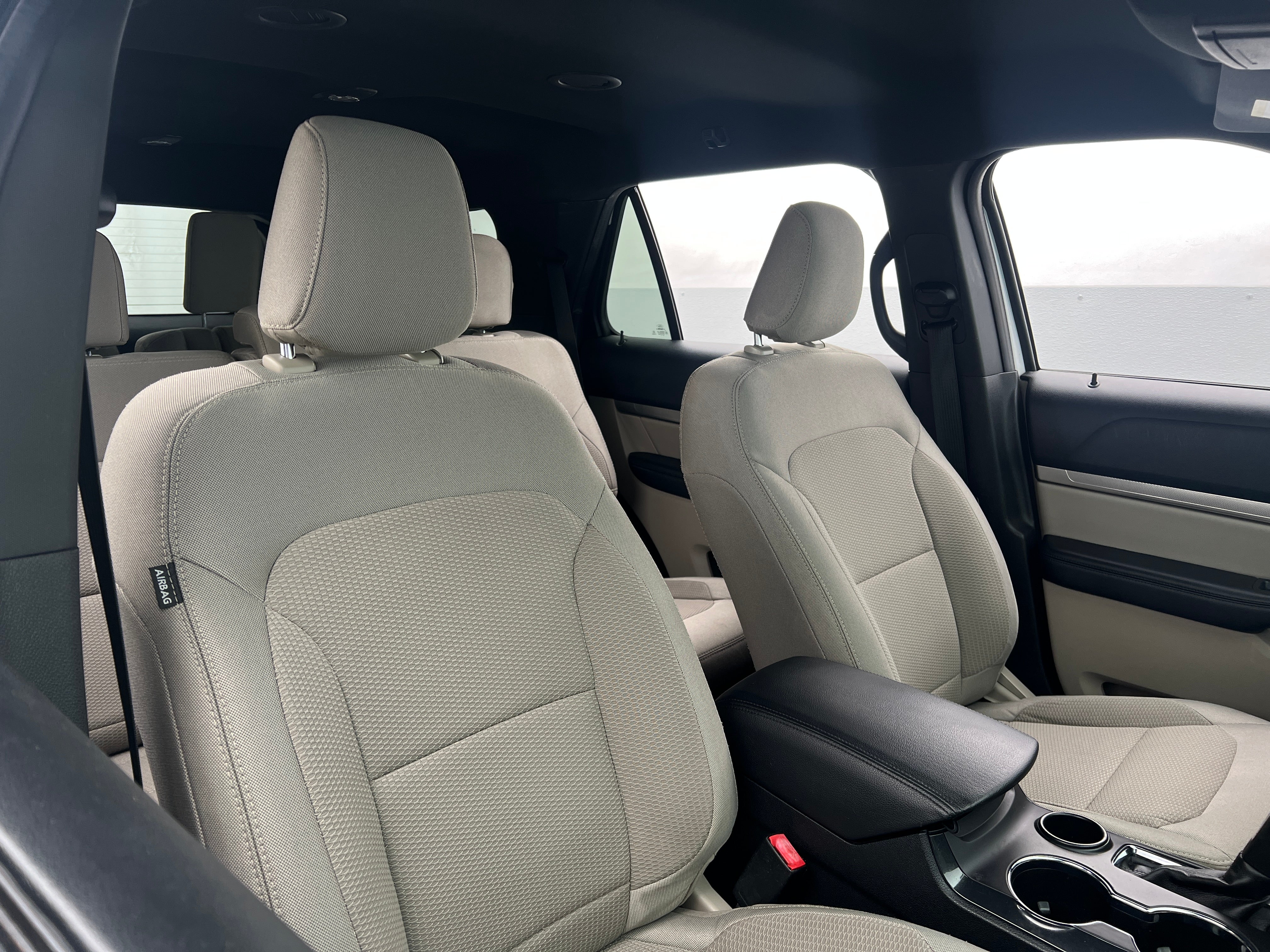 2019 Ford Explorer XLT 2