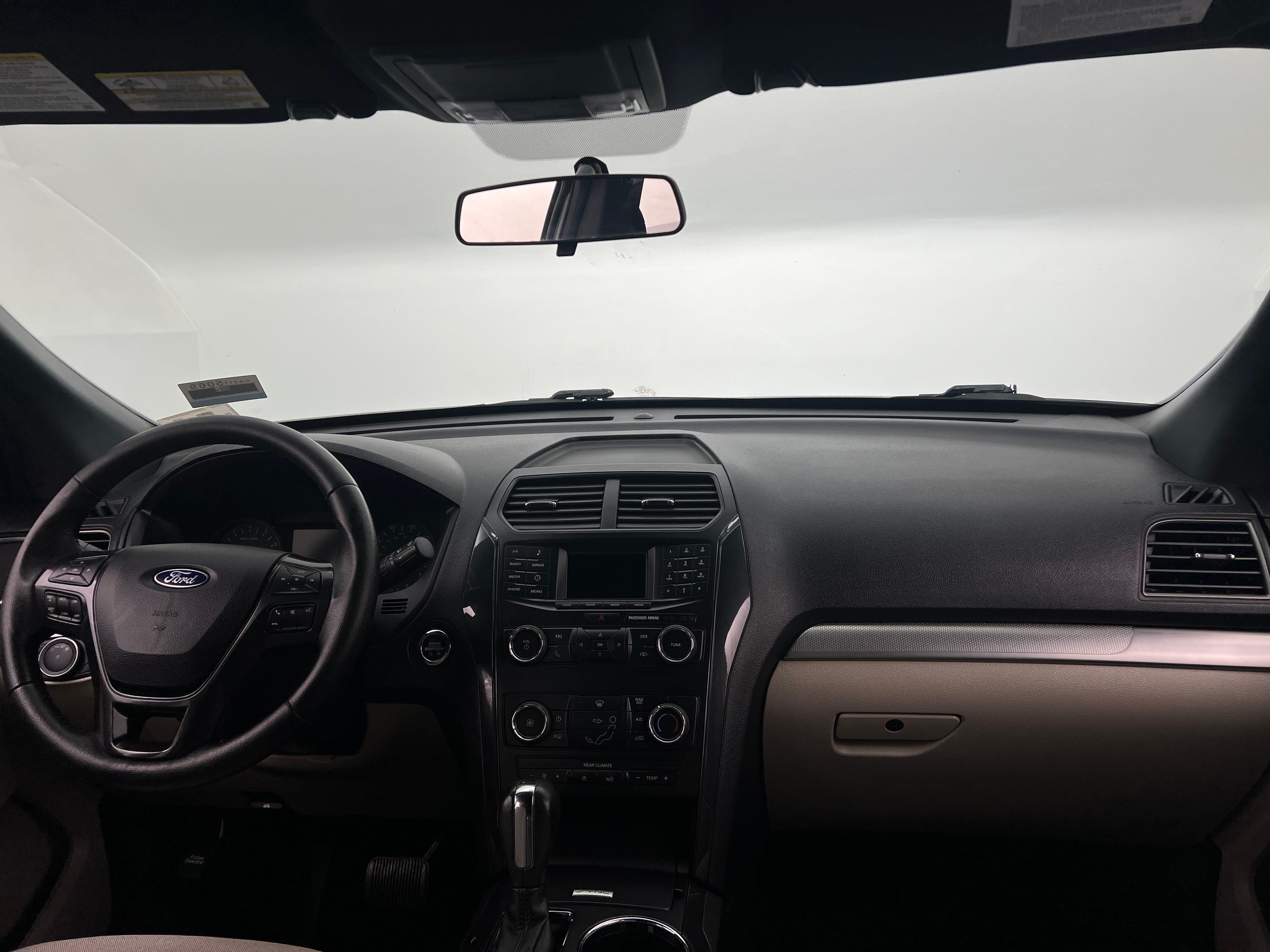 2019 Ford Explorer XLT 3