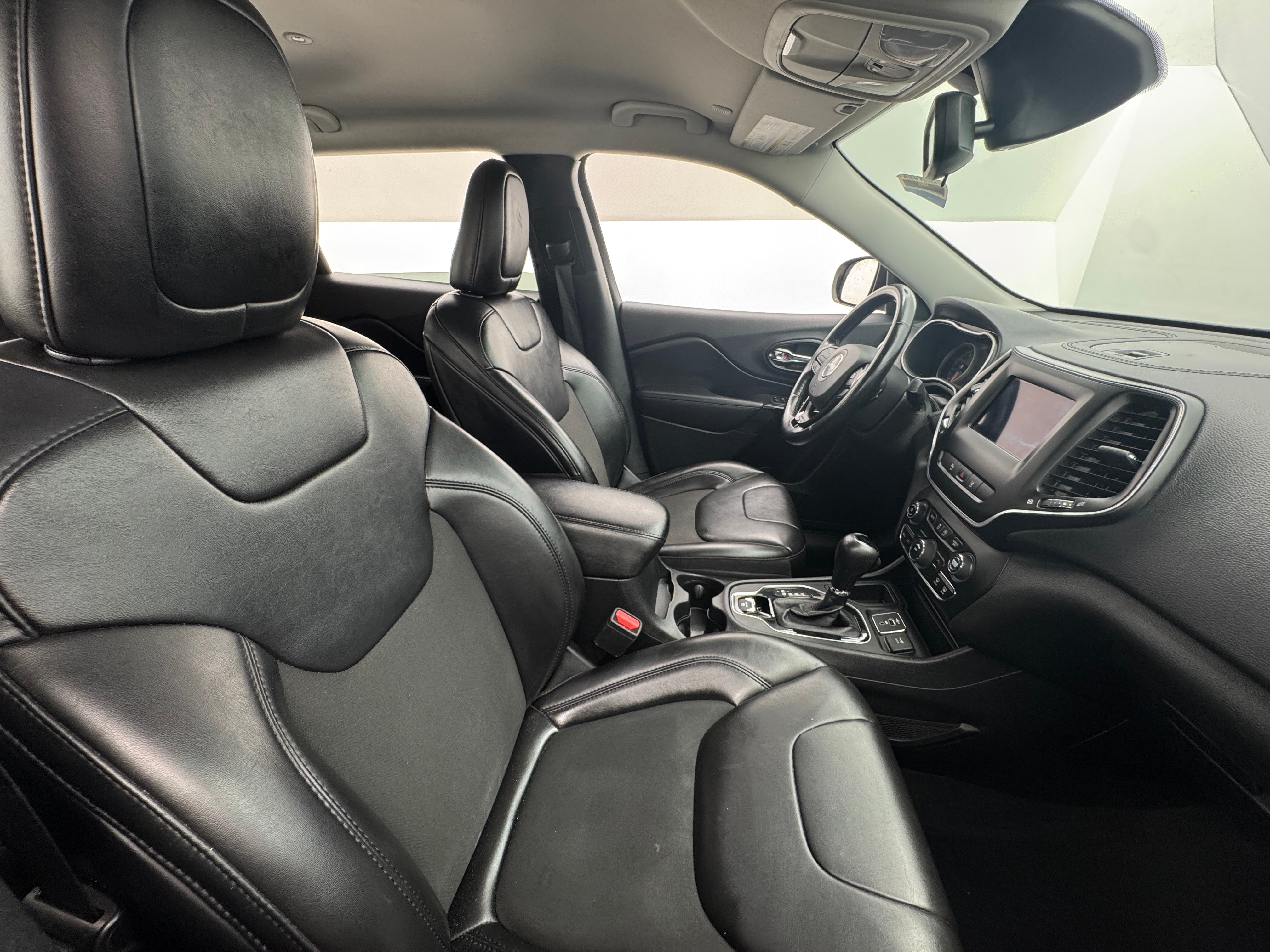 2021 Jeep Cherokee Altitude 2