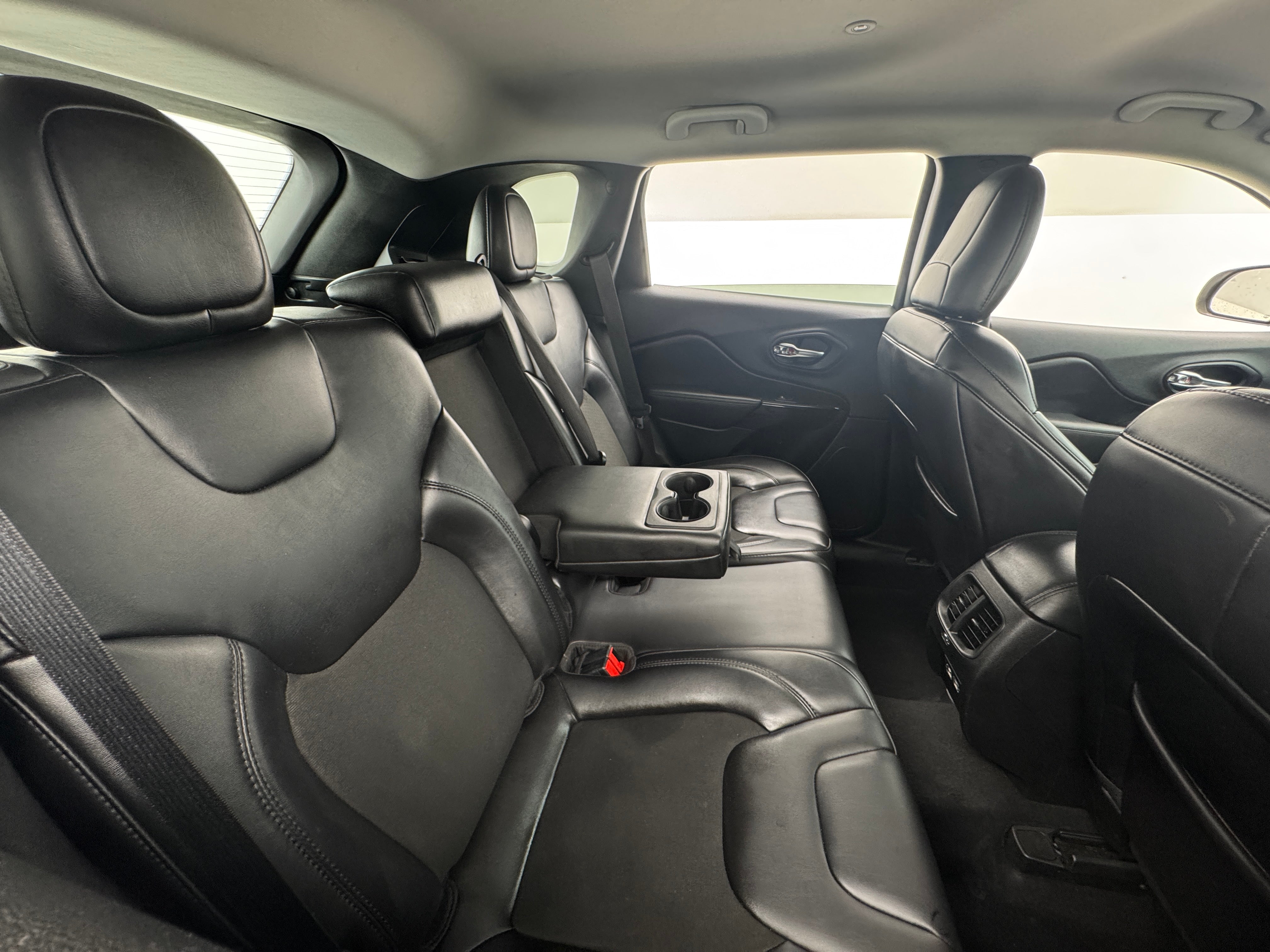 2021 Jeep Cherokee Altitude 6