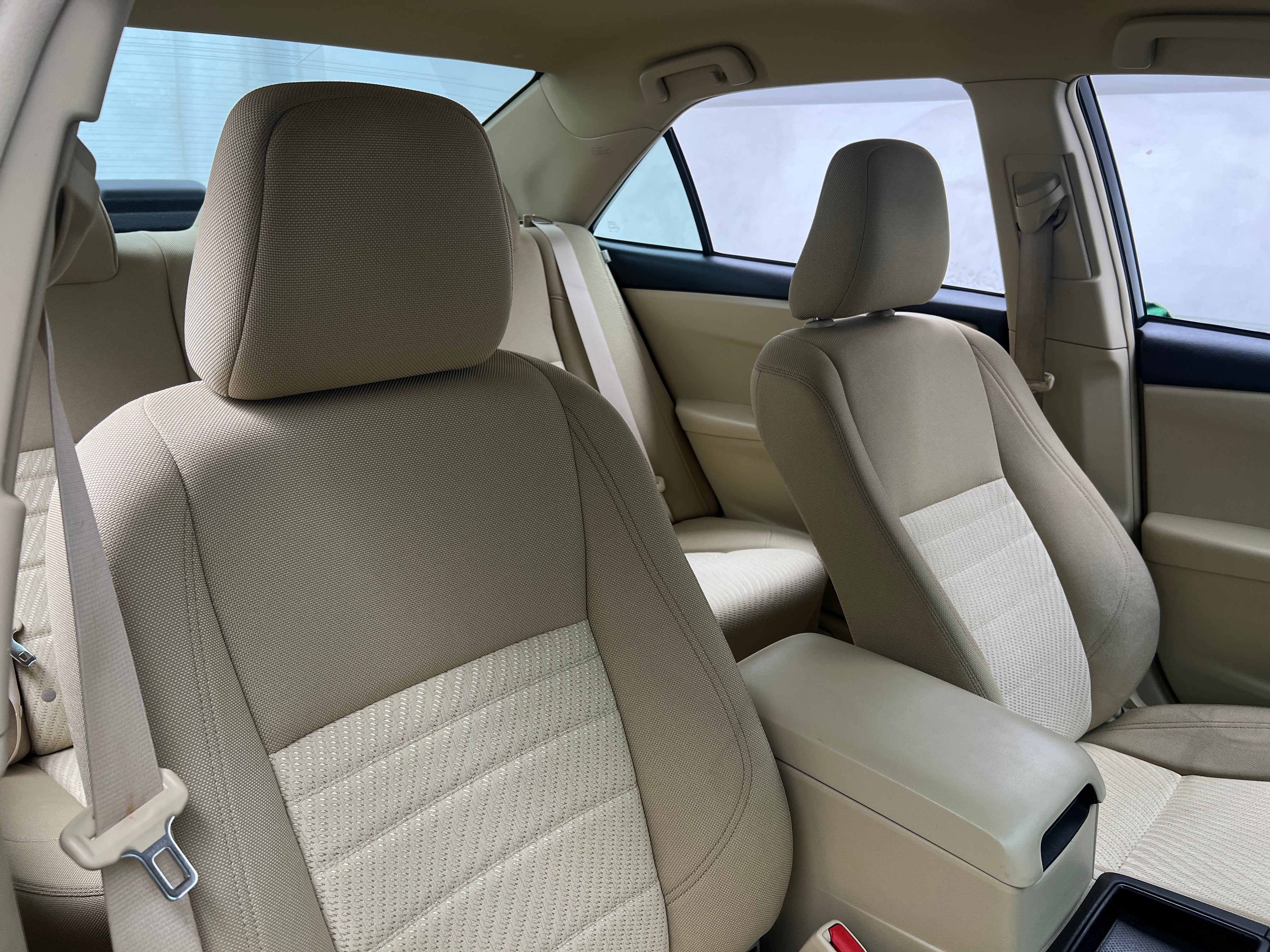 2015 Toyota Camry LE 2