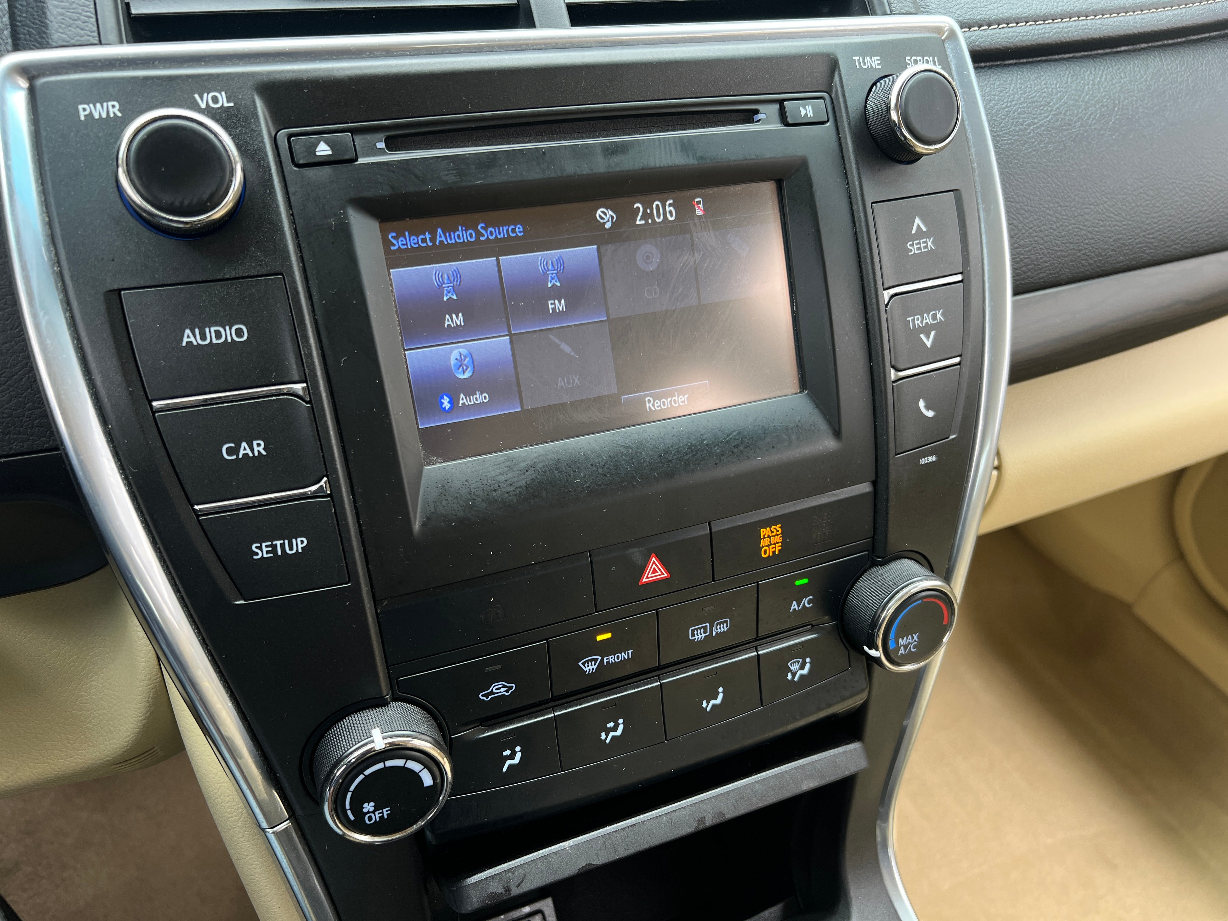 2015 Toyota Camry LE 4
