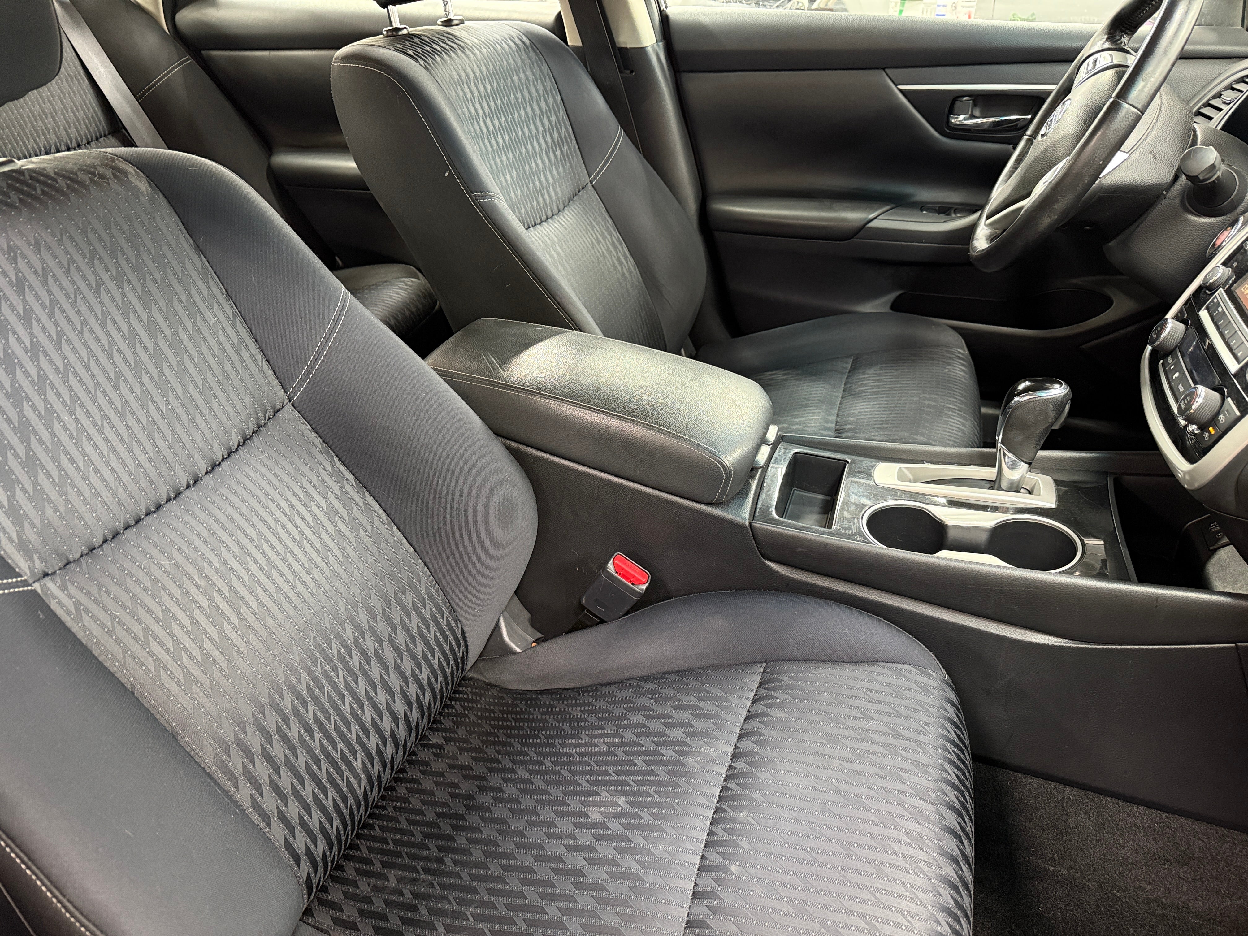 2018 Nissan Altima SV 2