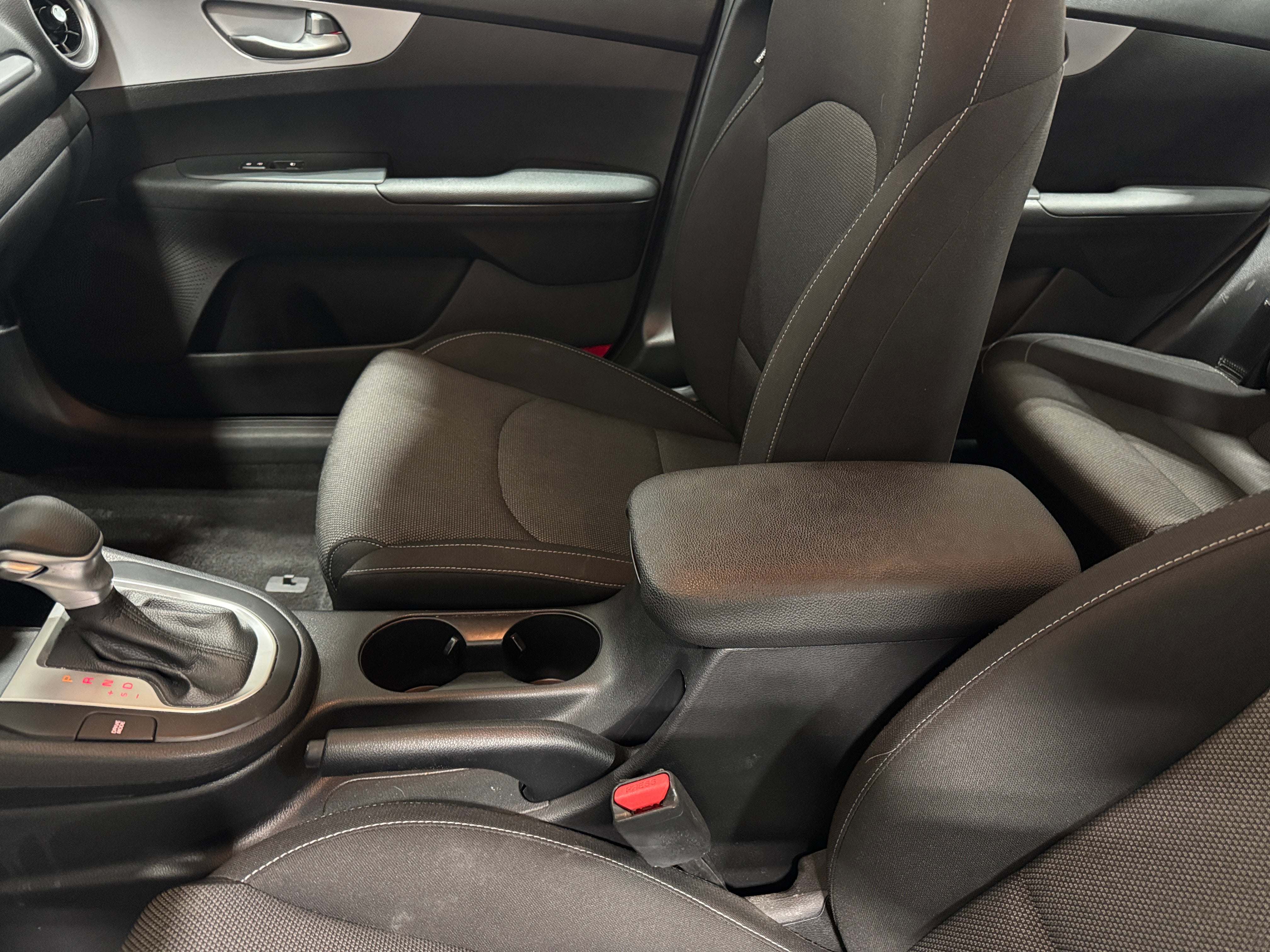 2022 Kia Forte LXS 2