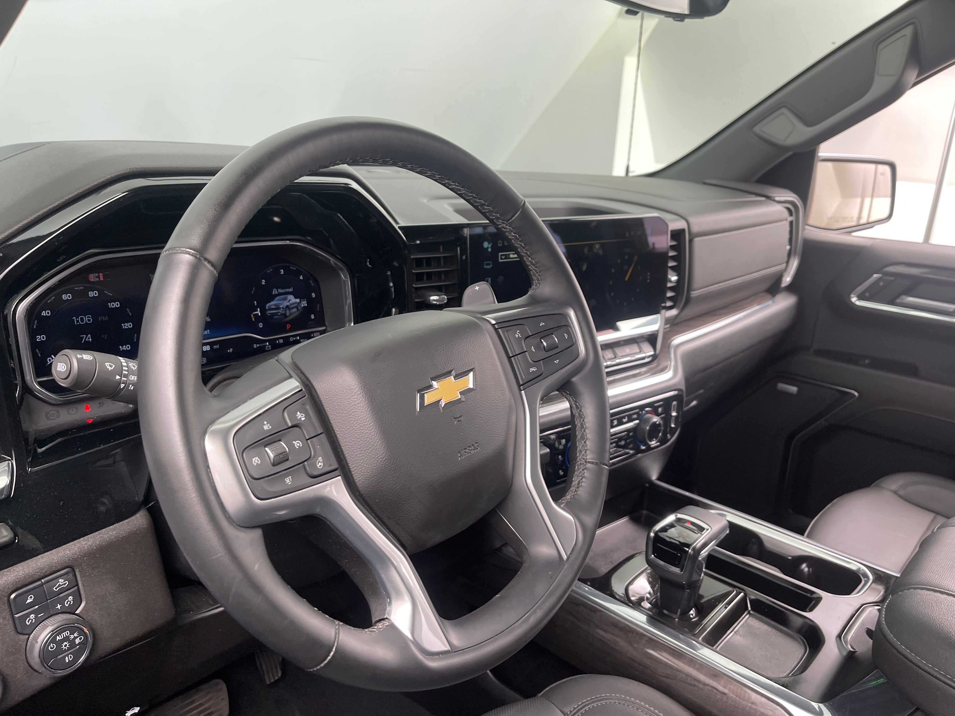 2024 Chevrolet Silverado 1500 LTZ 2