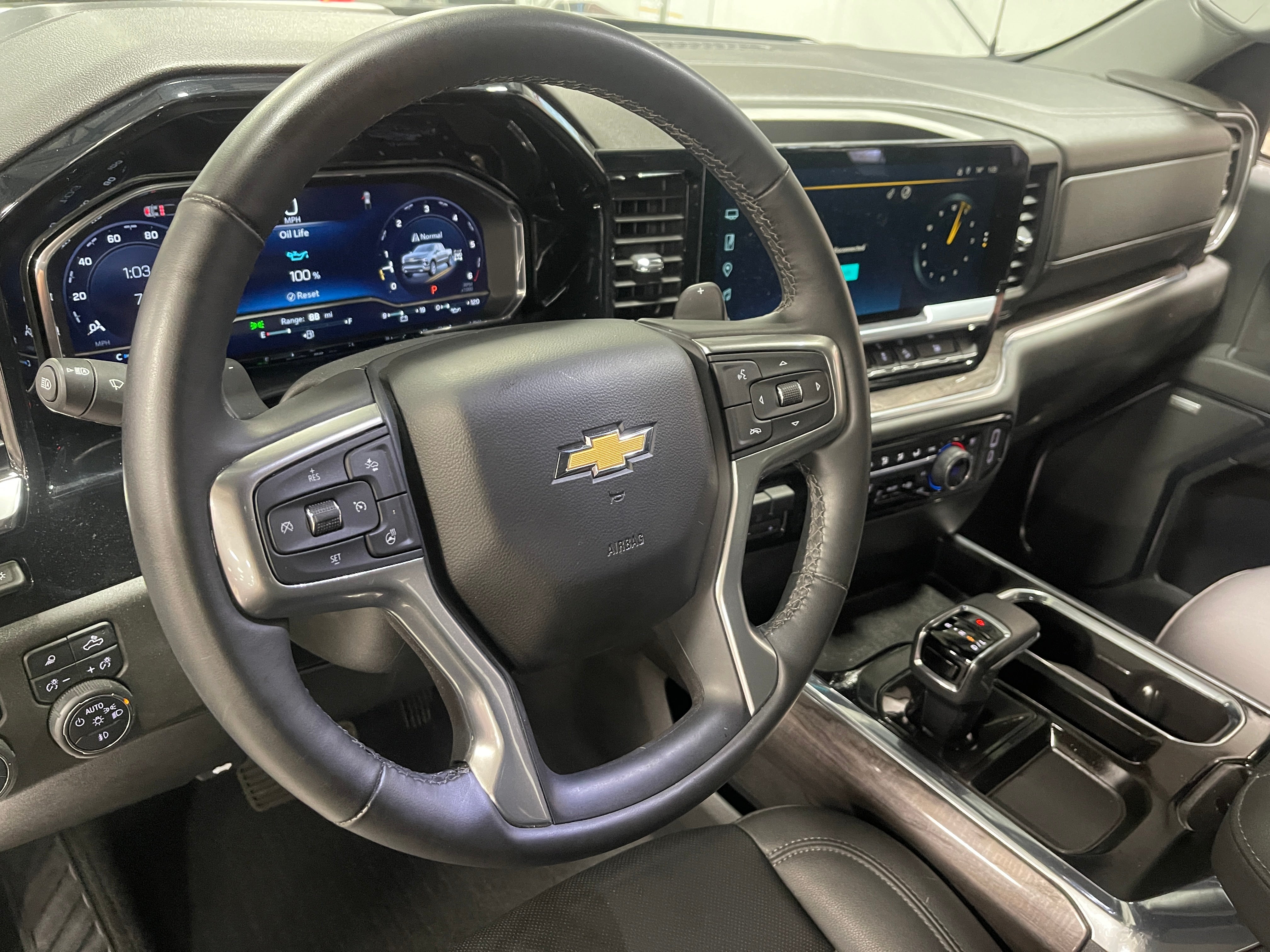 2024 Chevrolet Silverado 1500 LTZ 4