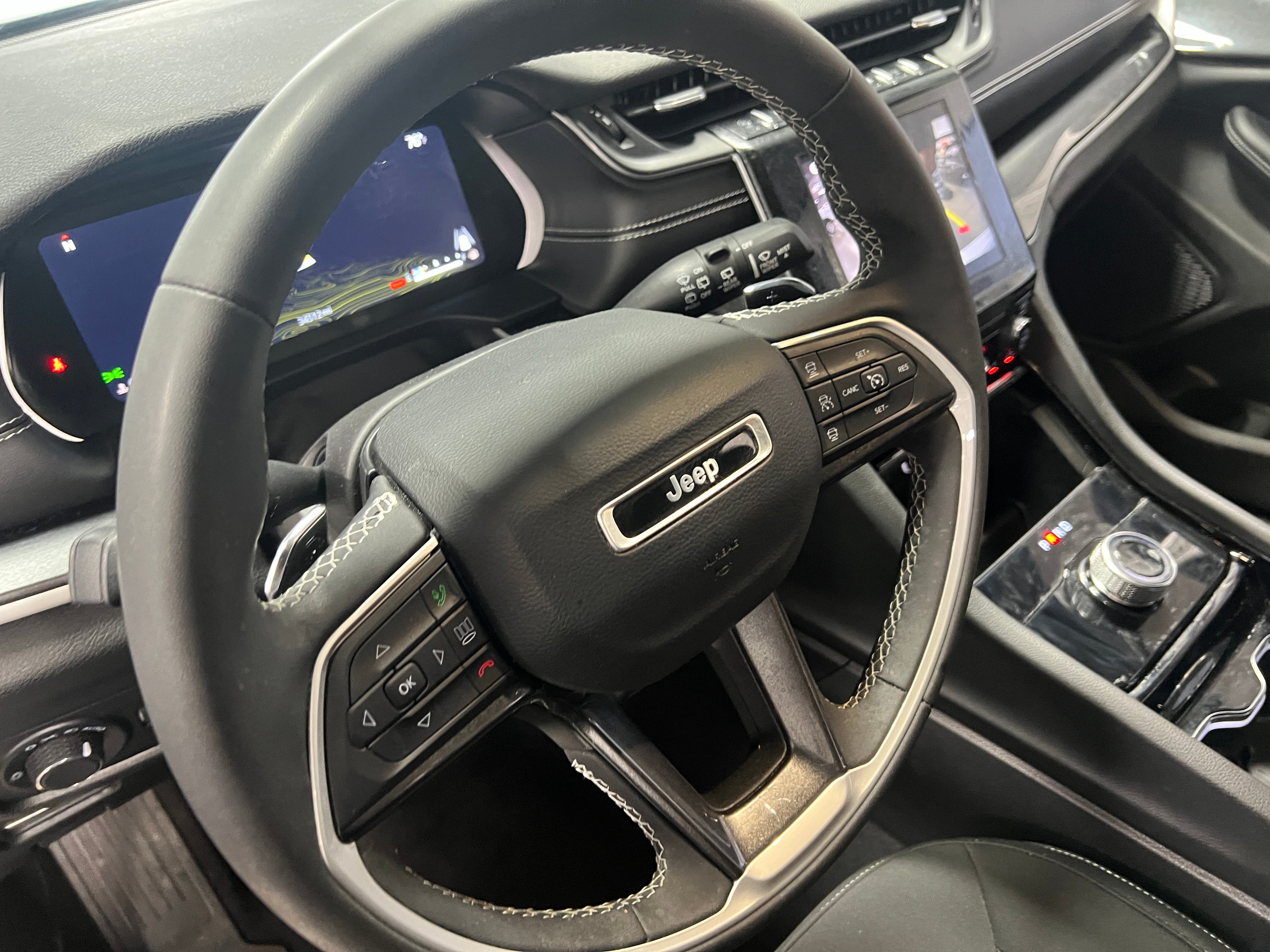 2023 Jeep Grand Cherokee L Laredo 5